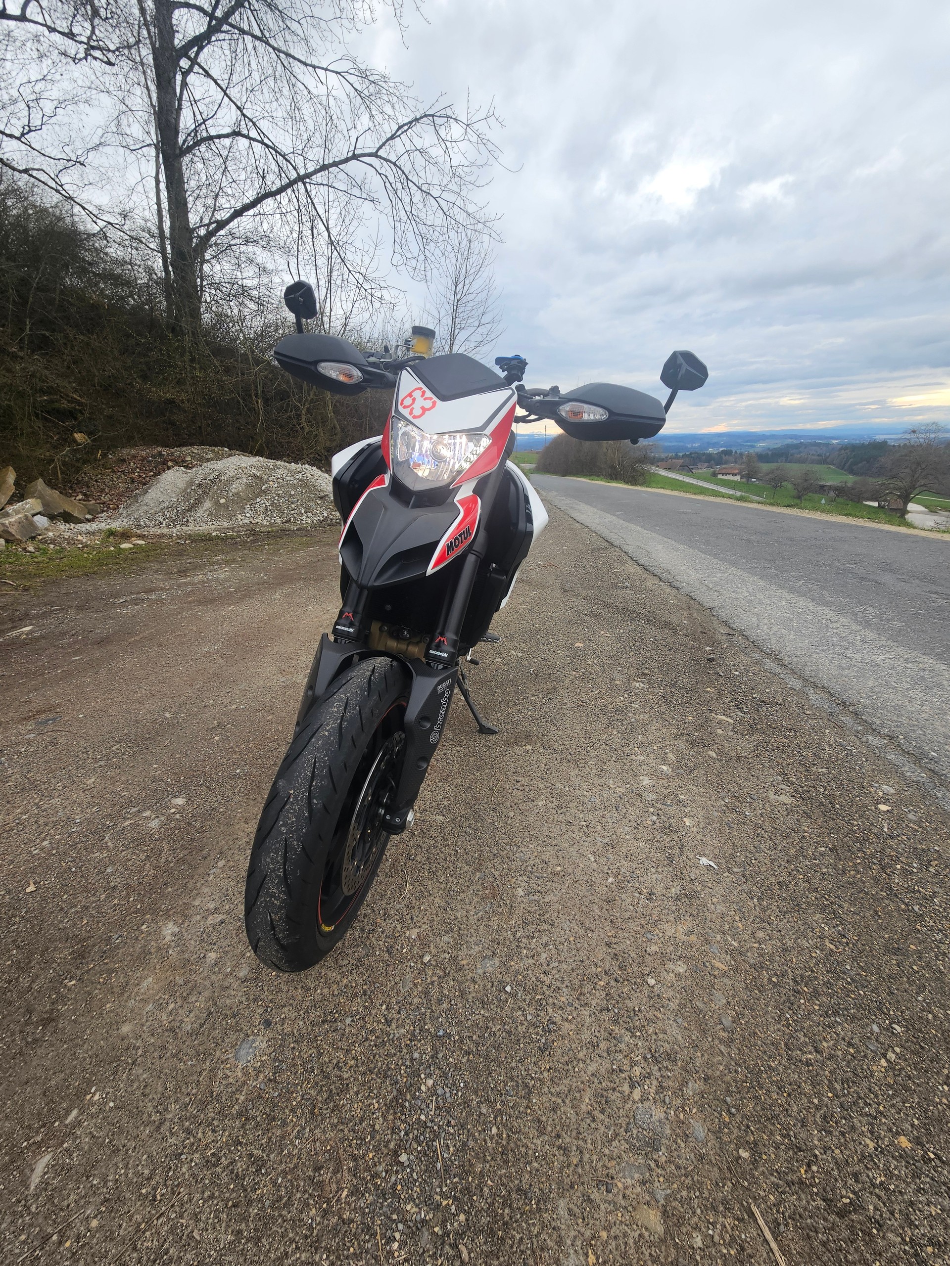 DUCATI Hypermotard 821 SP-image-3