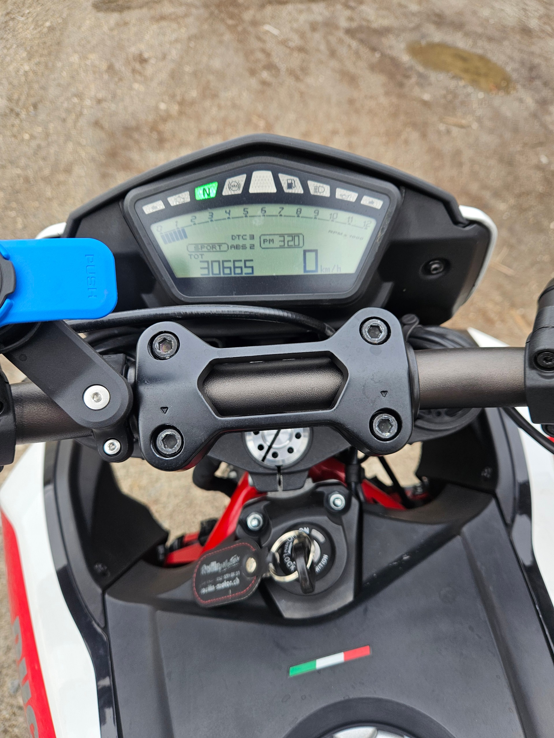 DUCATI Hypermotard 821 SP-image-5