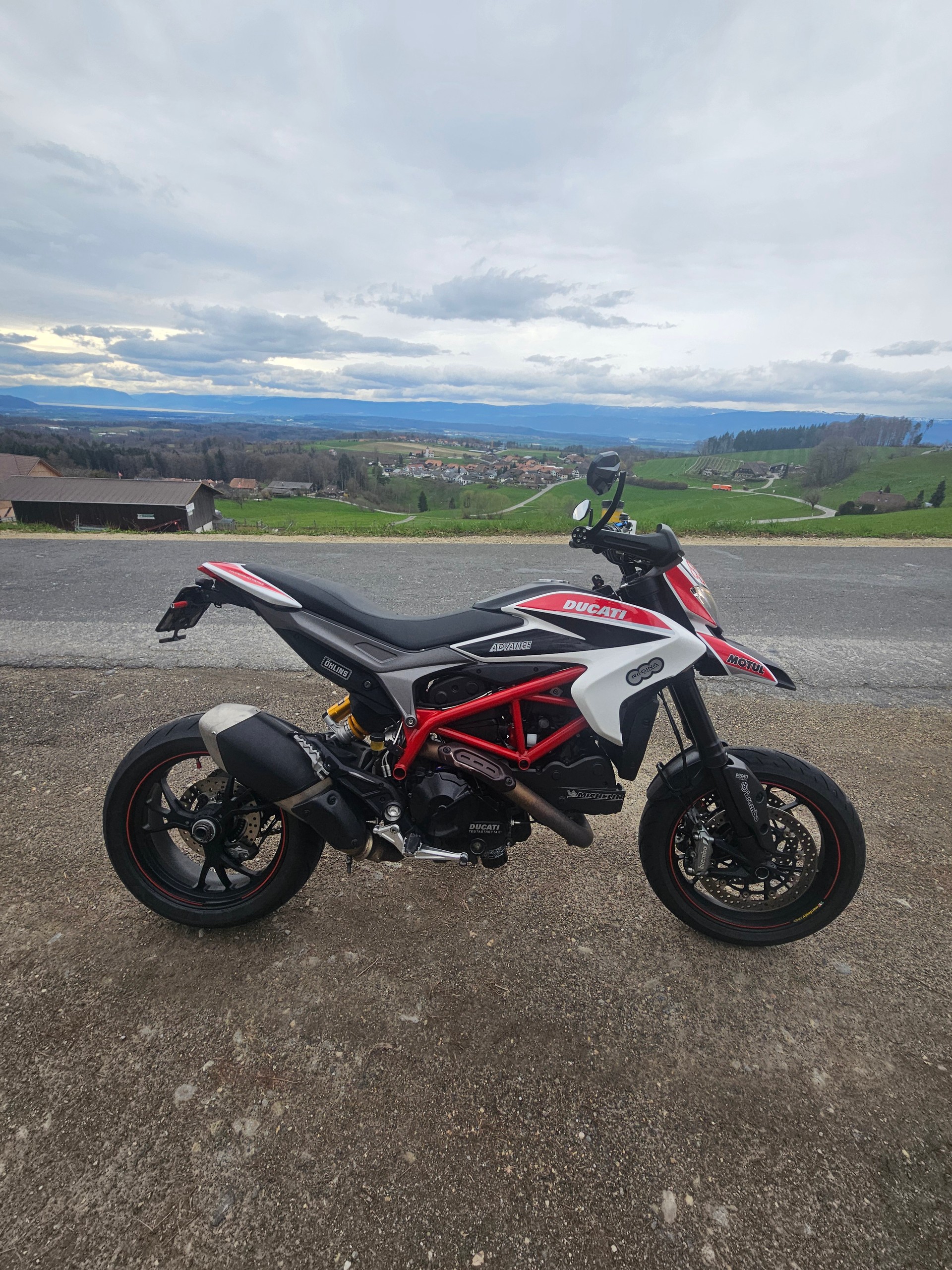 DUCATI Hypermotard 821 SP-image-1
