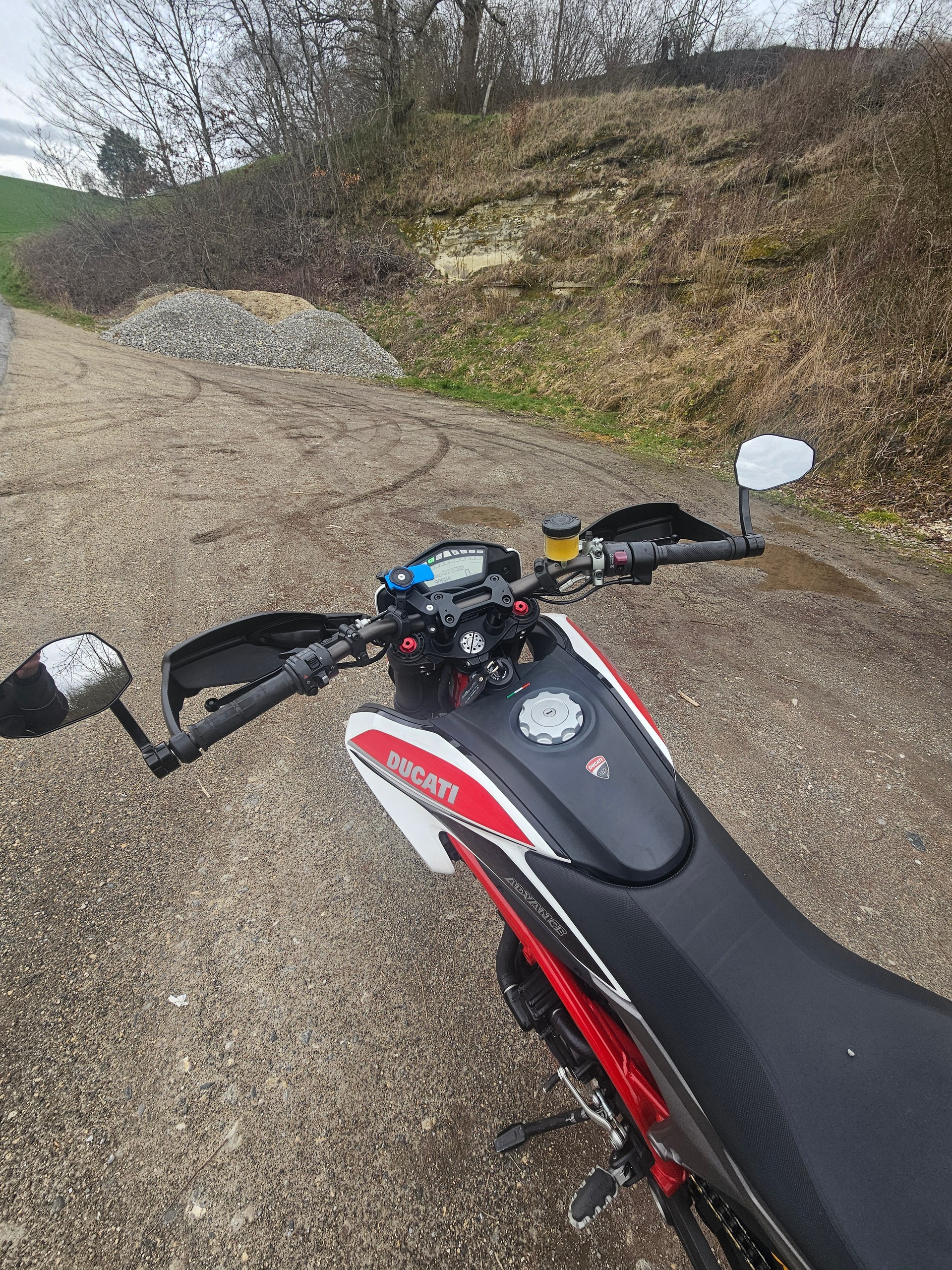 DUCATI Hypermotard 821 SP-image-6