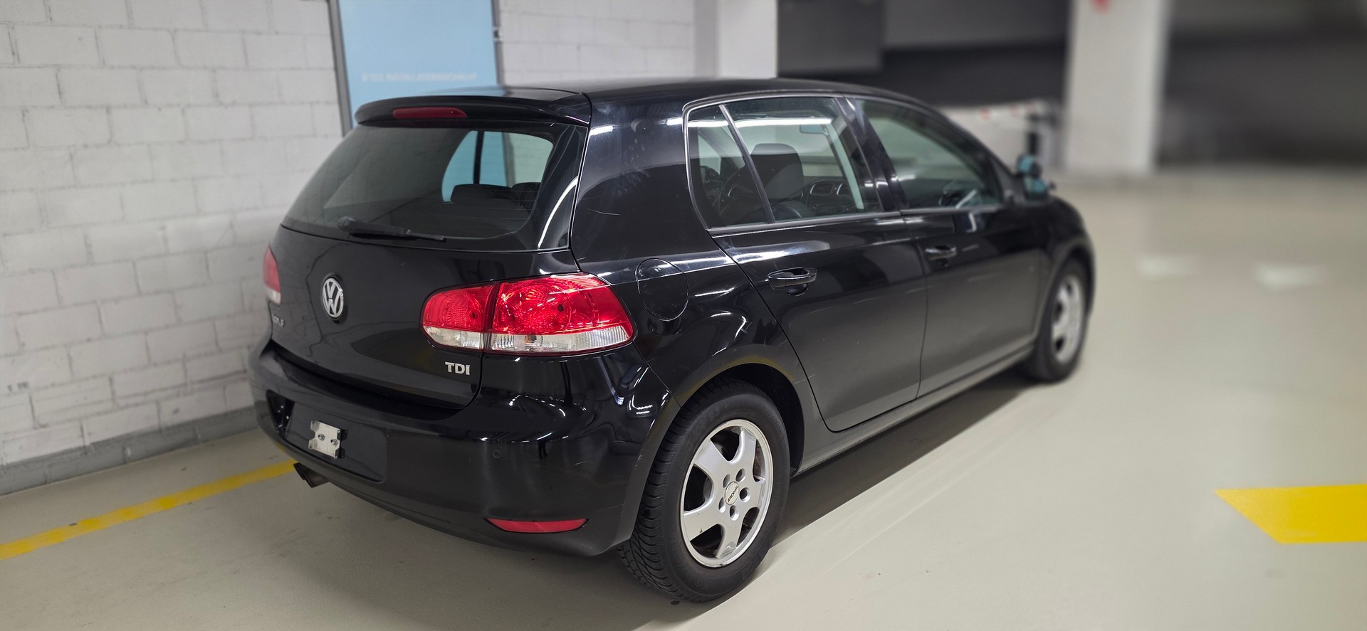 VW Golf 2.0 TDI Trendline-image-4