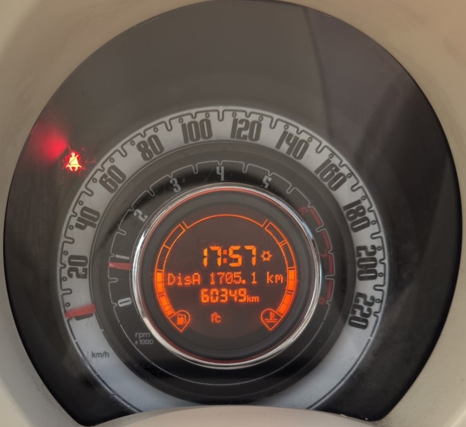 FIAT 500 1.2 Lounge-image-11