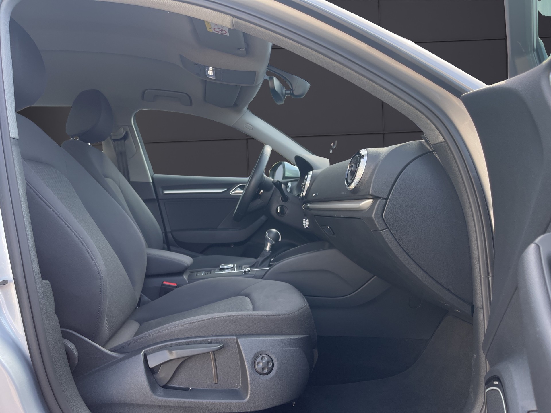 AUDI A3 Sportback 35 TDI S-tronic-image-17