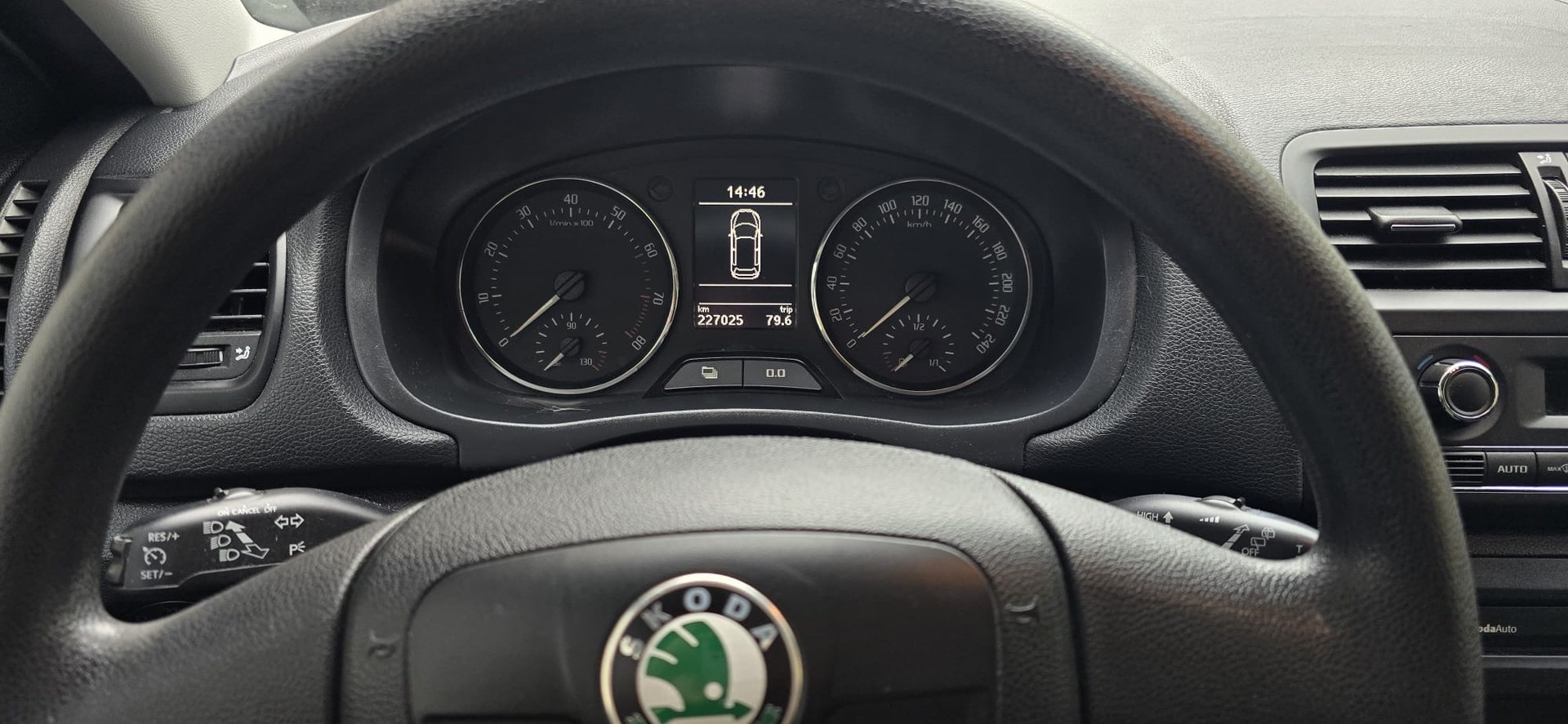 SKODA Roomster 1.2 TSI Family-image-8