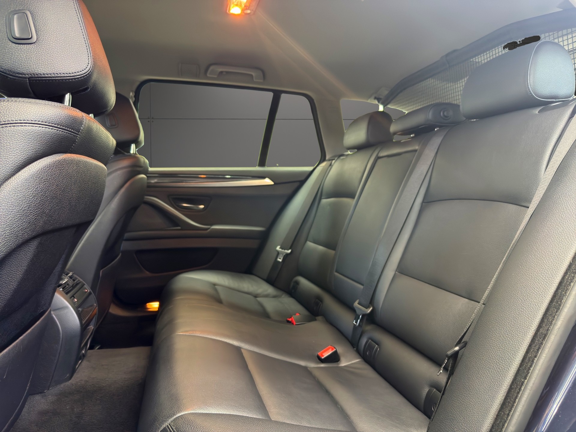 BMW 520d Touring xDrive Steptronic-image-15