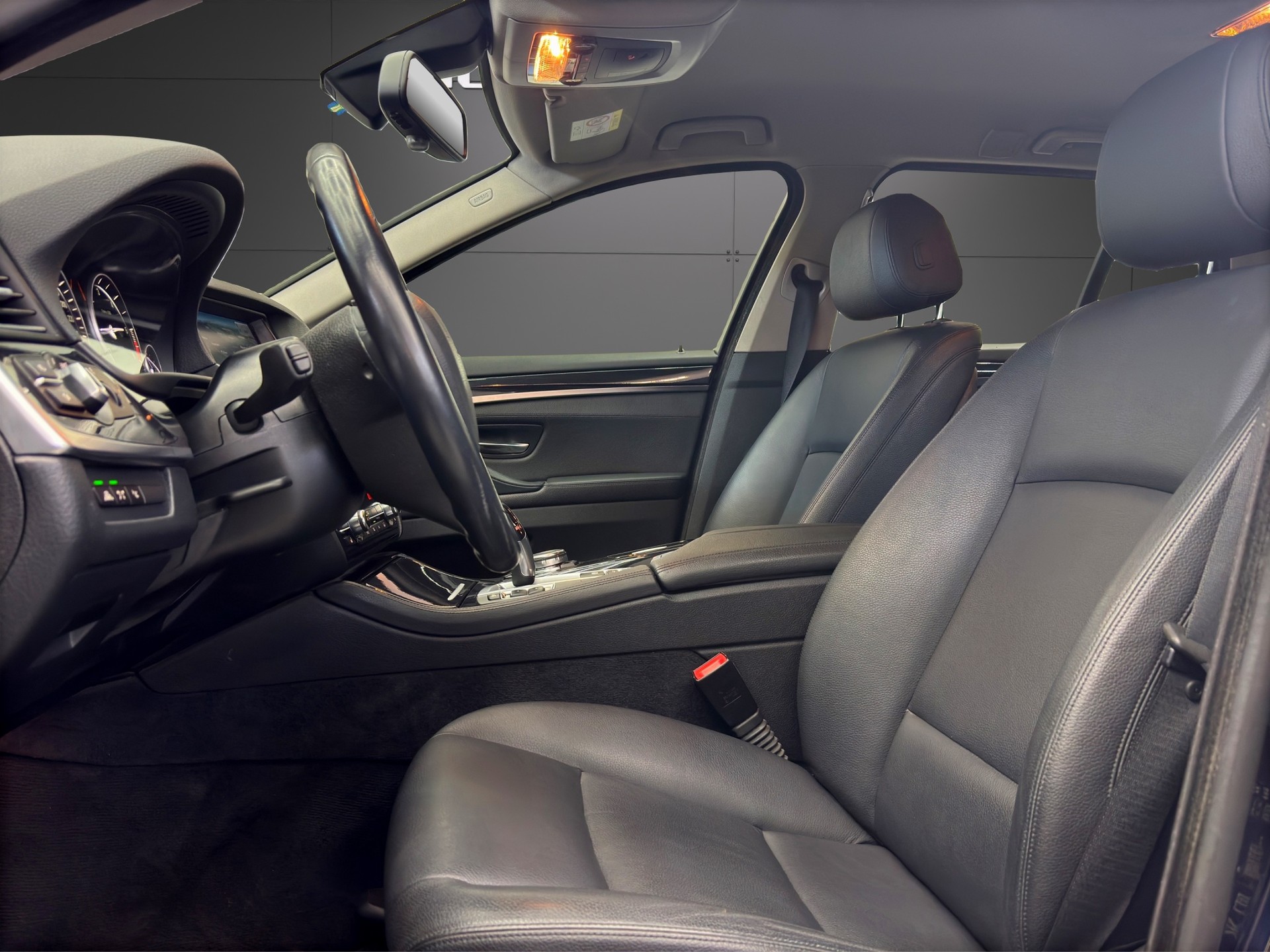 BMW 520d Touring xDrive Steptronic-image-8