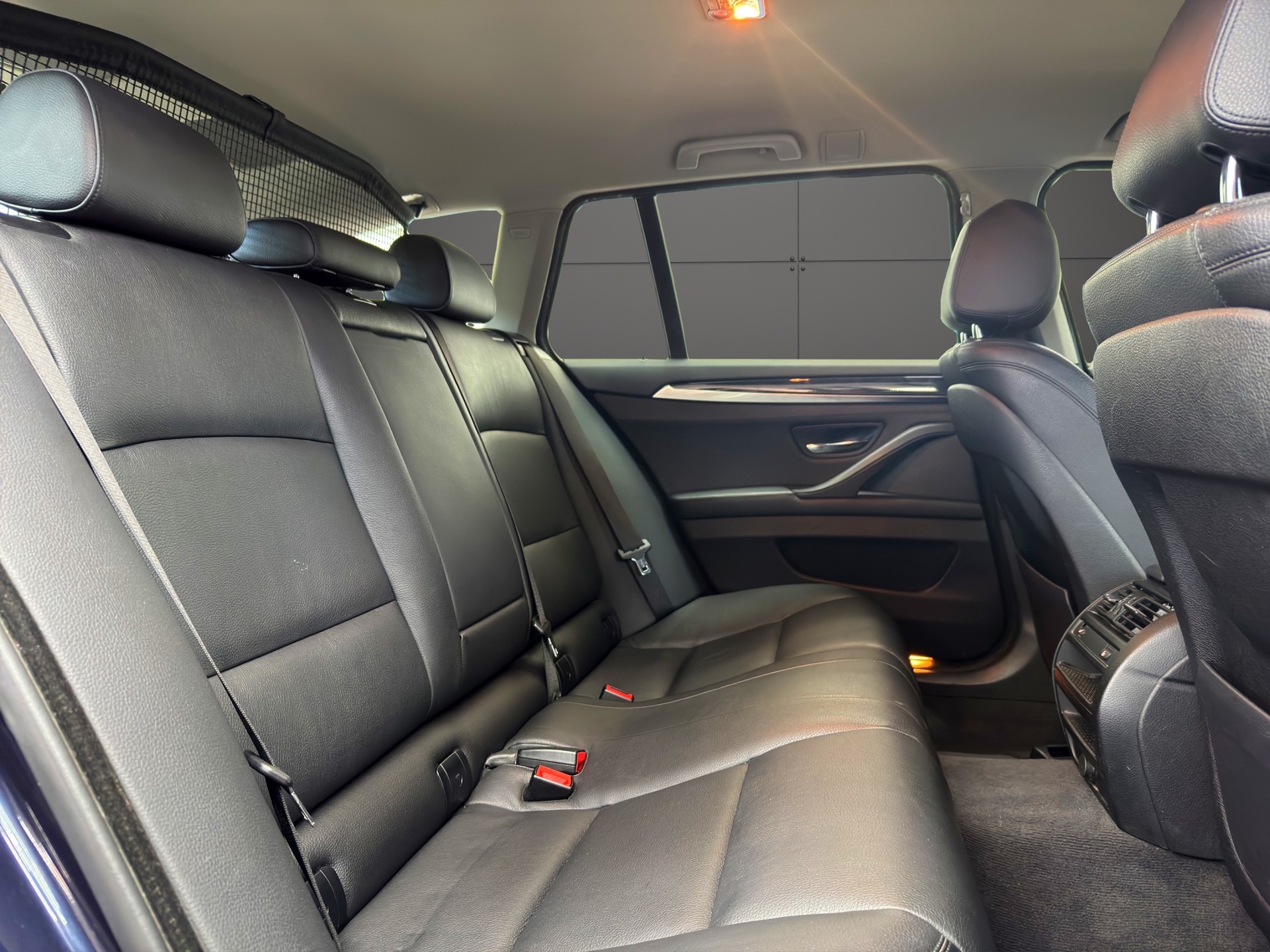 BMW 520d Touring xDrive Steptronic-image-14