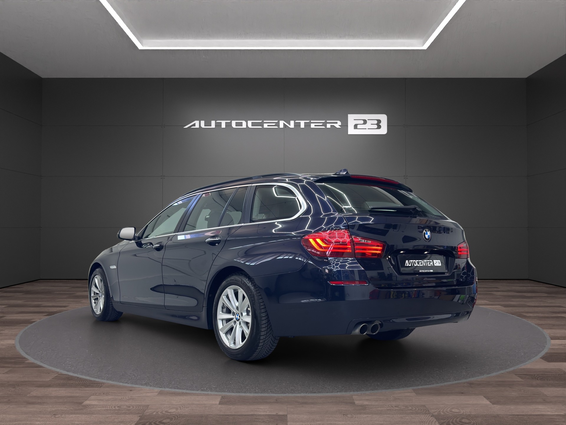 BMW 520d Touring xDrive Steptronic-image-2