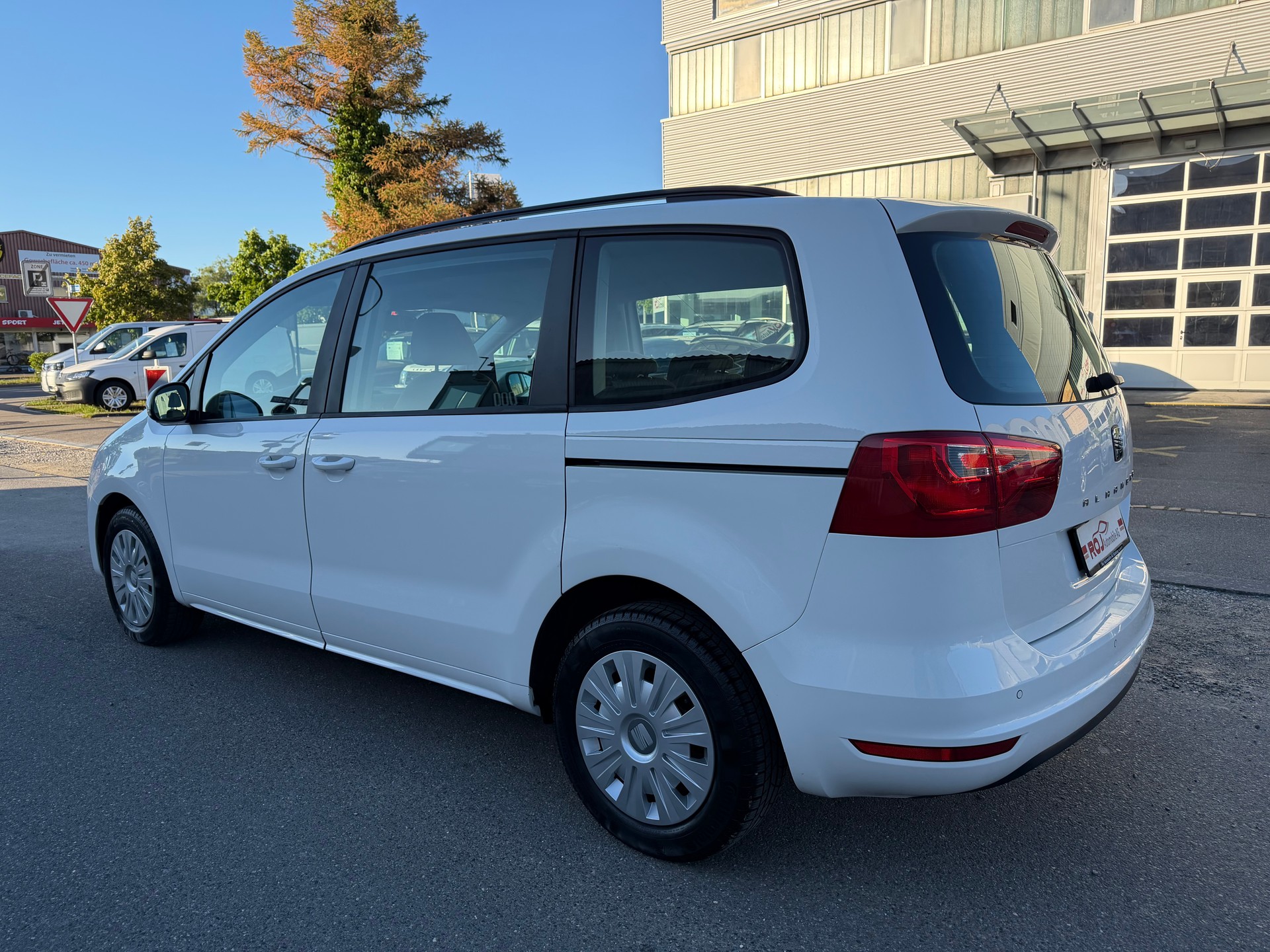 SEAT Alhambra 1.4 TSI Budget-image-6