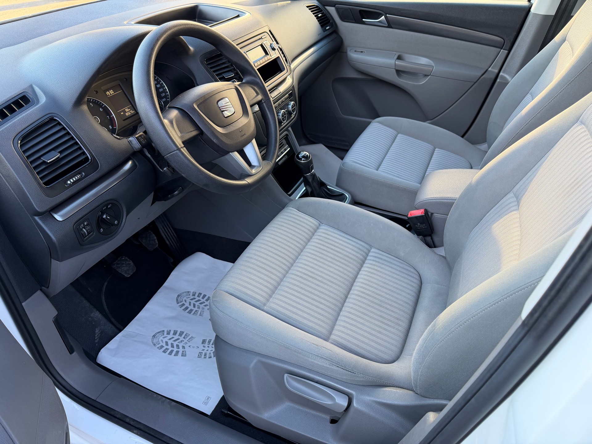 SEAT Alhambra 1.4 TSI Budget-image-7
