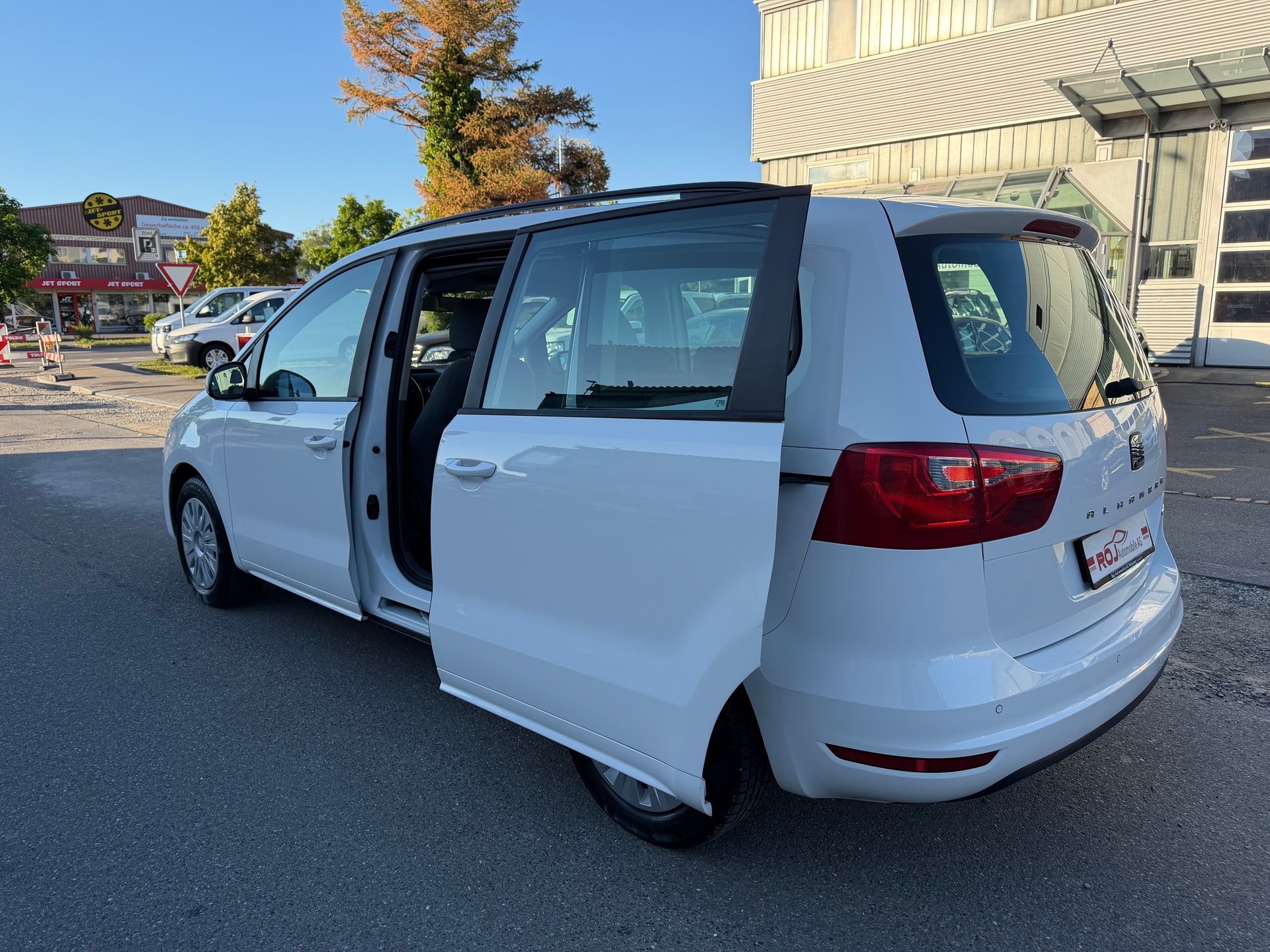 SEAT Alhambra 1.4 TSI Budget-image-12