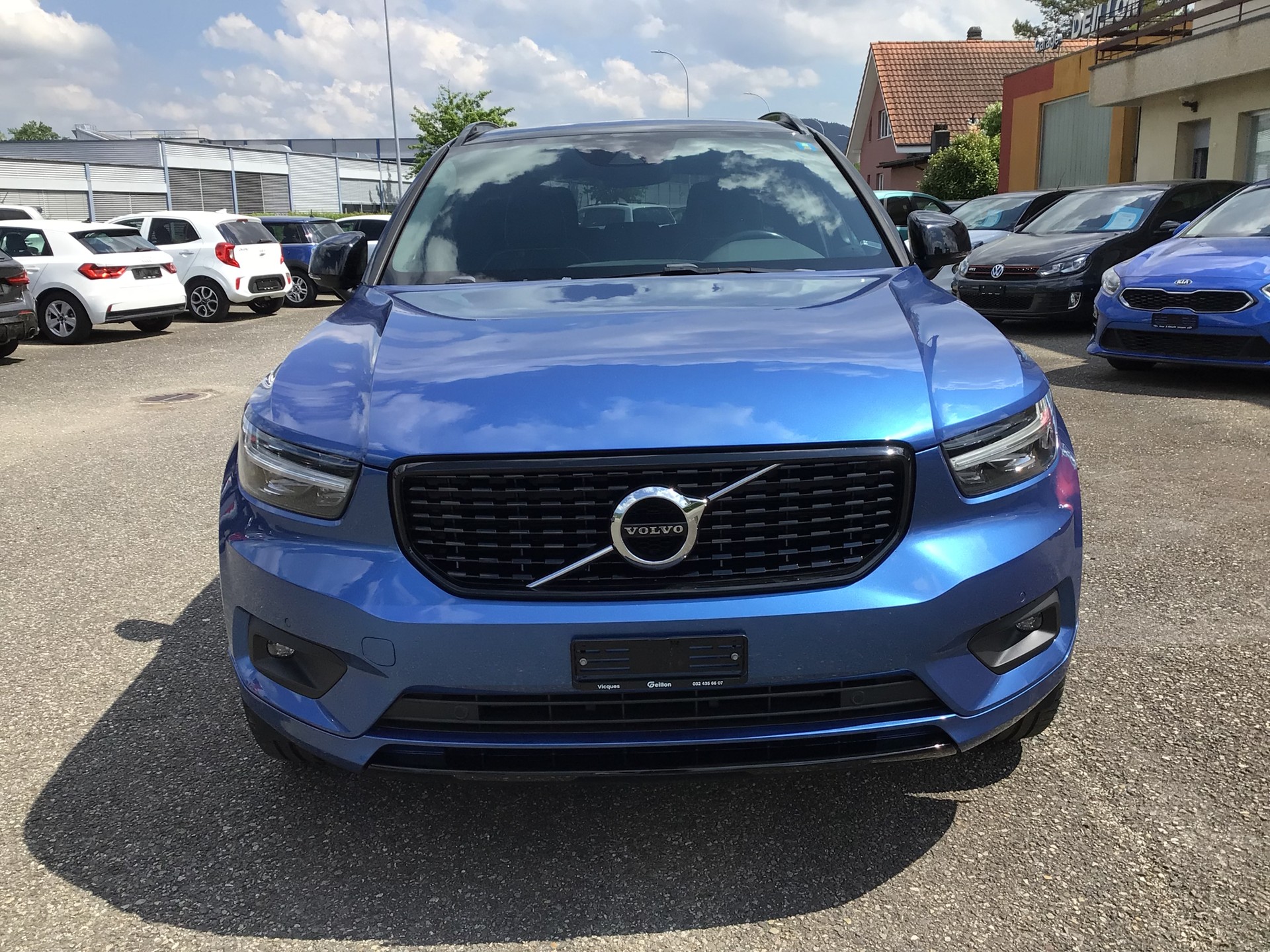 VOLVO XC40 D4 AWD R-Design Geartronic-image-1