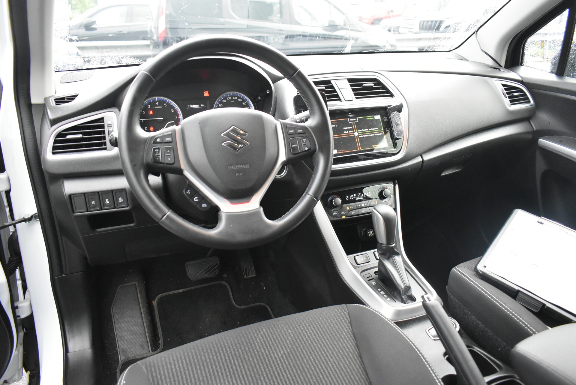 SUZUKI SX4 S-Cross 1.4 16V Compact+ 4WD Automatic-image-3