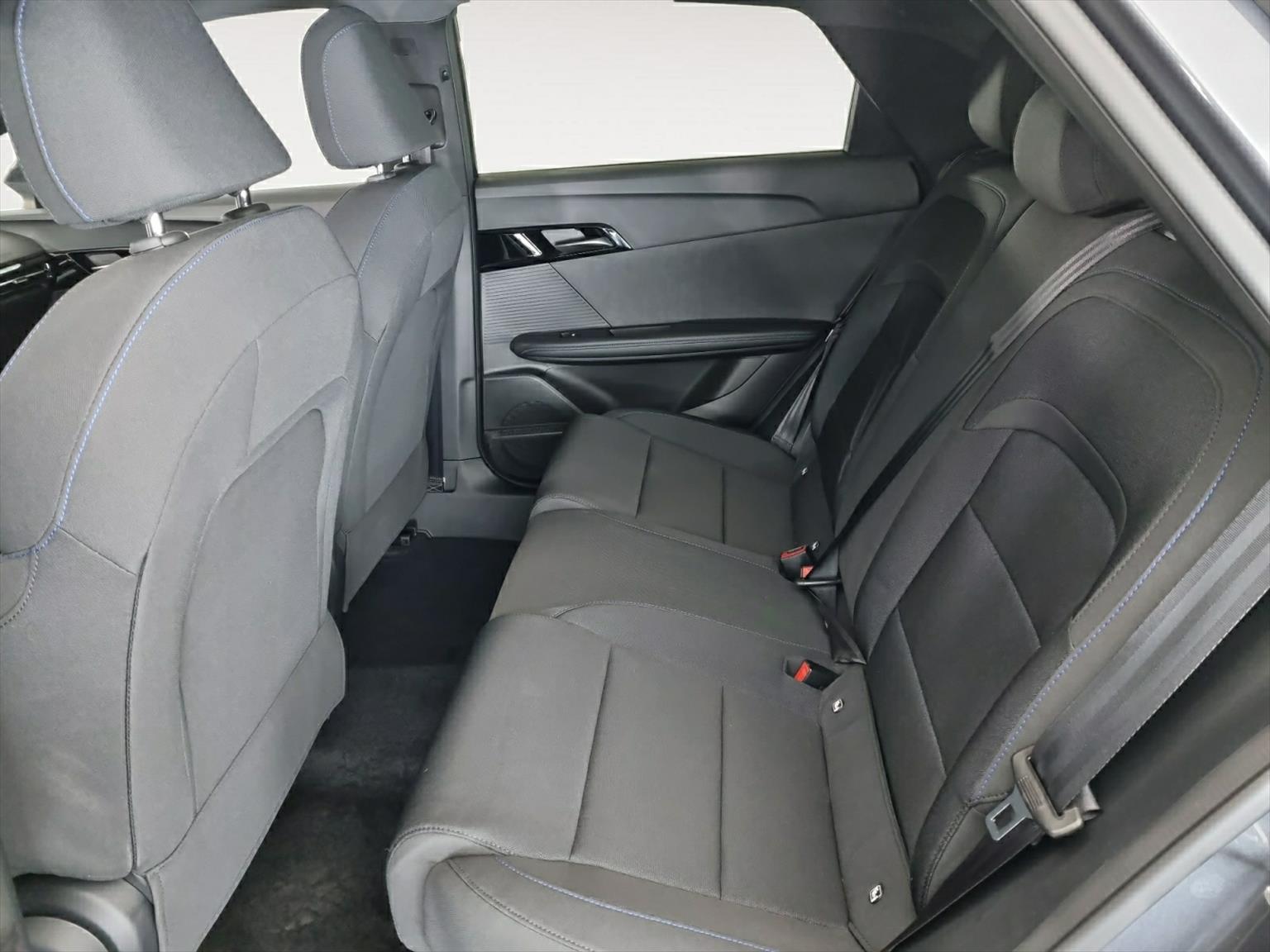 MG MG4 Comfort 64kWh-image-14