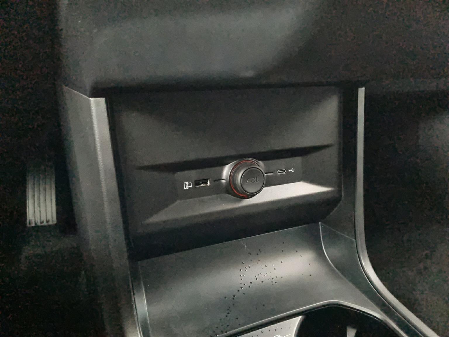 MG MG4 Comfort 64kWh-image-11