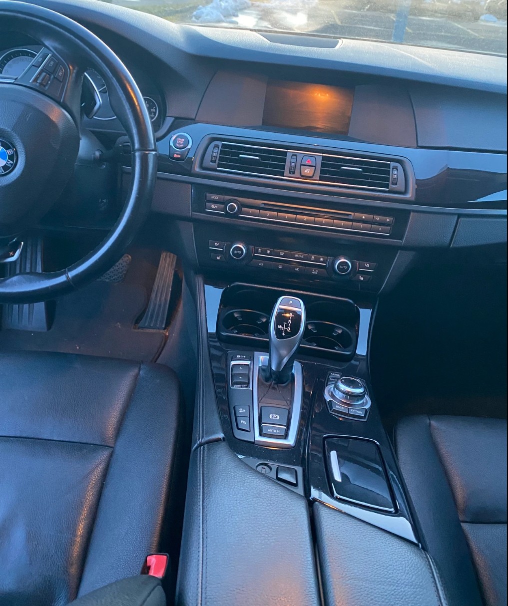 BMW 528i xDrive Steptronic-image-13