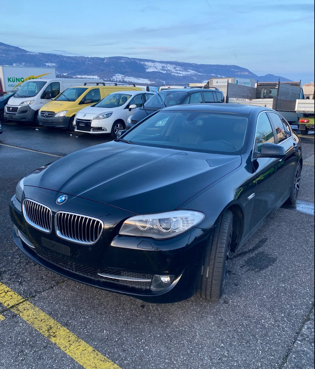 BMW 528i xDrive Steptronic-image-14