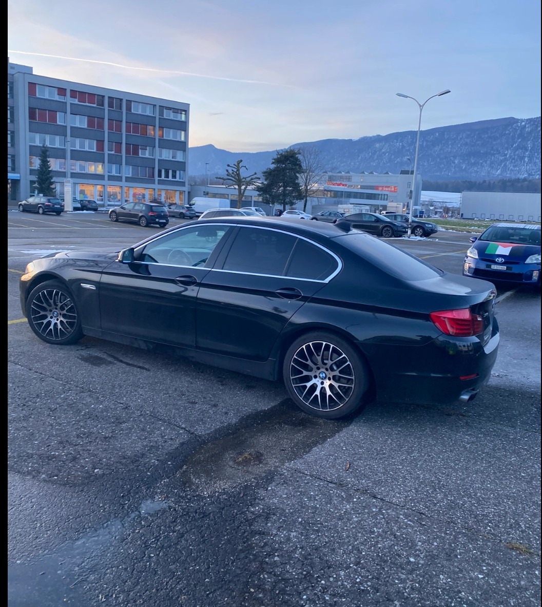 BMW 528i xDrive Steptronic-image-2