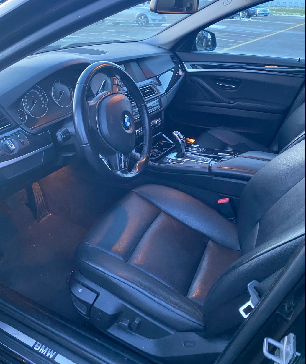 BMW 528i xDrive Steptronic-image-11
