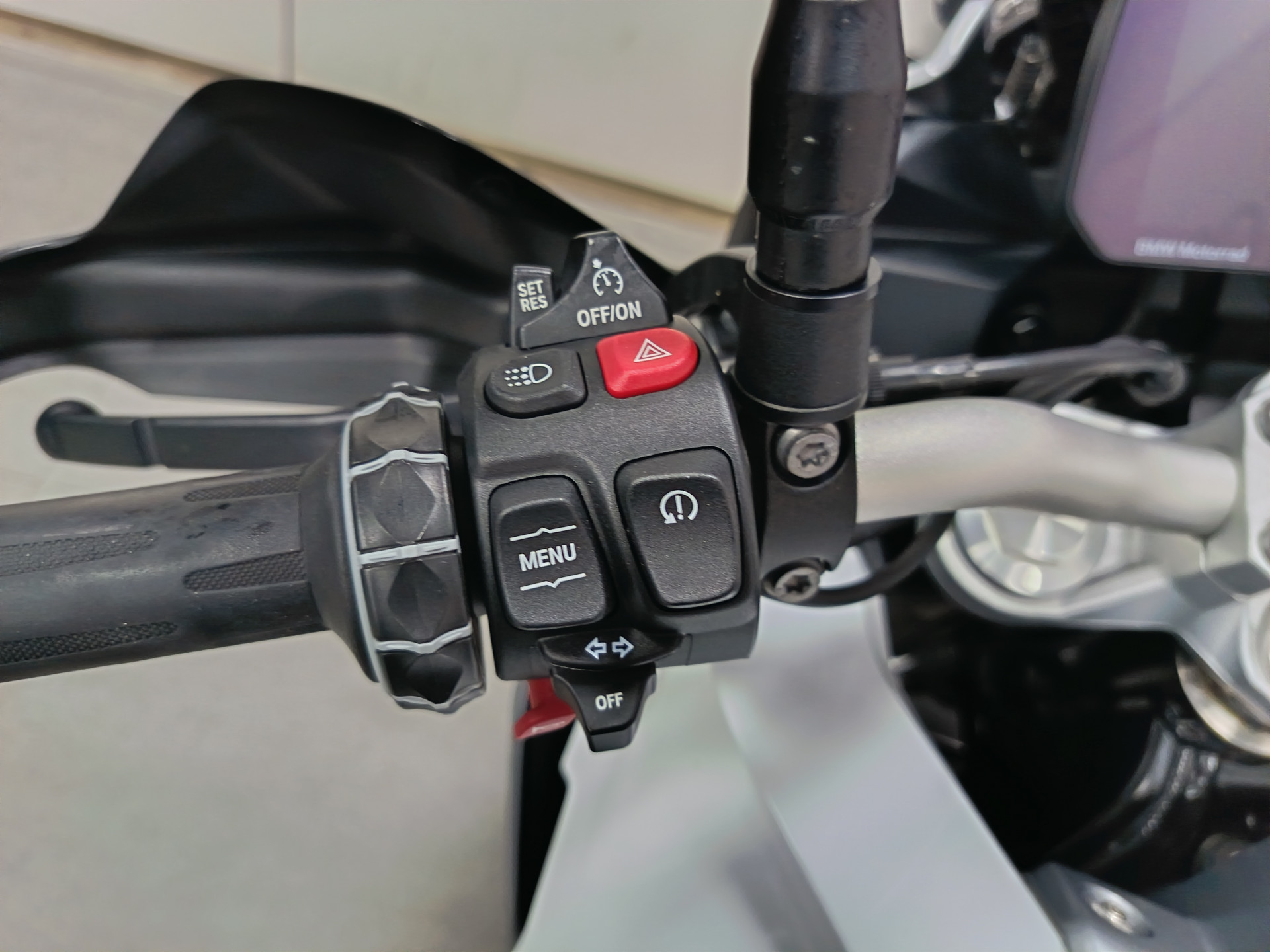 BMW F 900 XR *** 77kW ***Kit Surbaissement***-image-6