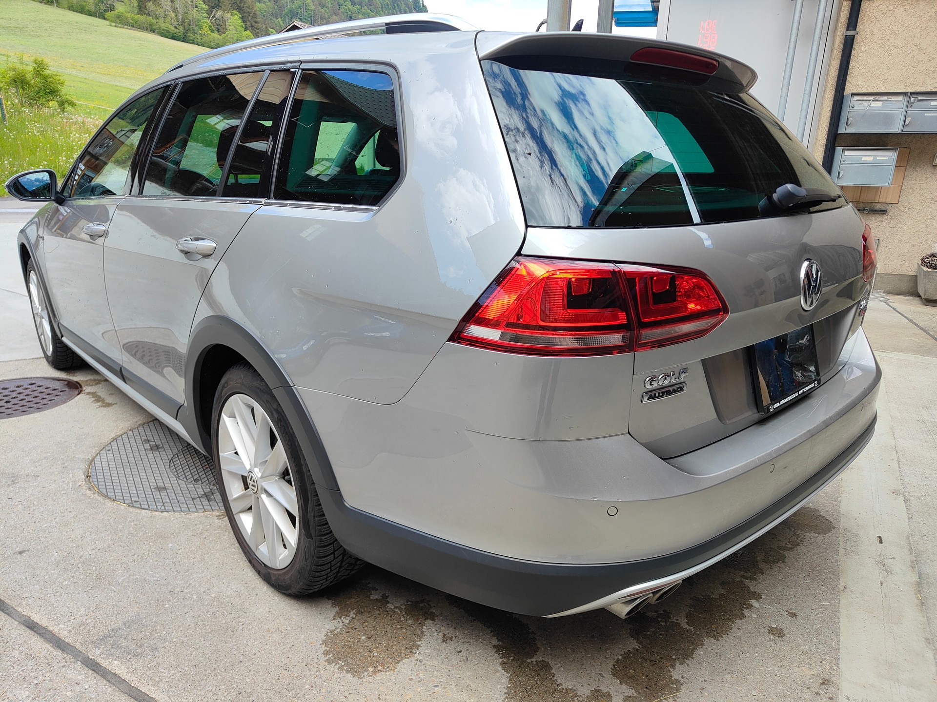 VW Golf 2.0 TDI Alltrack 4Motion-image-6