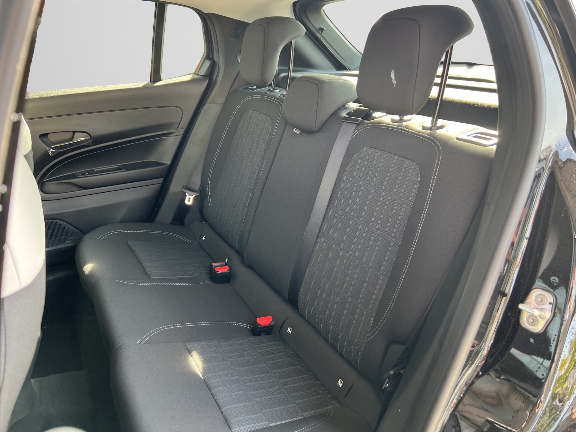 FIAT 600 1.2 Hybrid 110 Swis Edition-image-12
