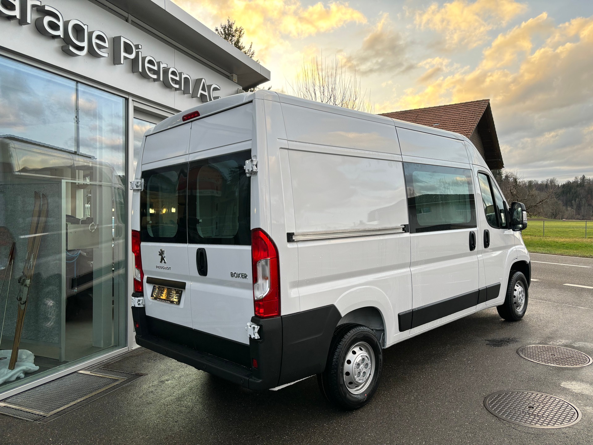 PEUGEOT Boxer 2.2 HDI 335 L2H2-image-3