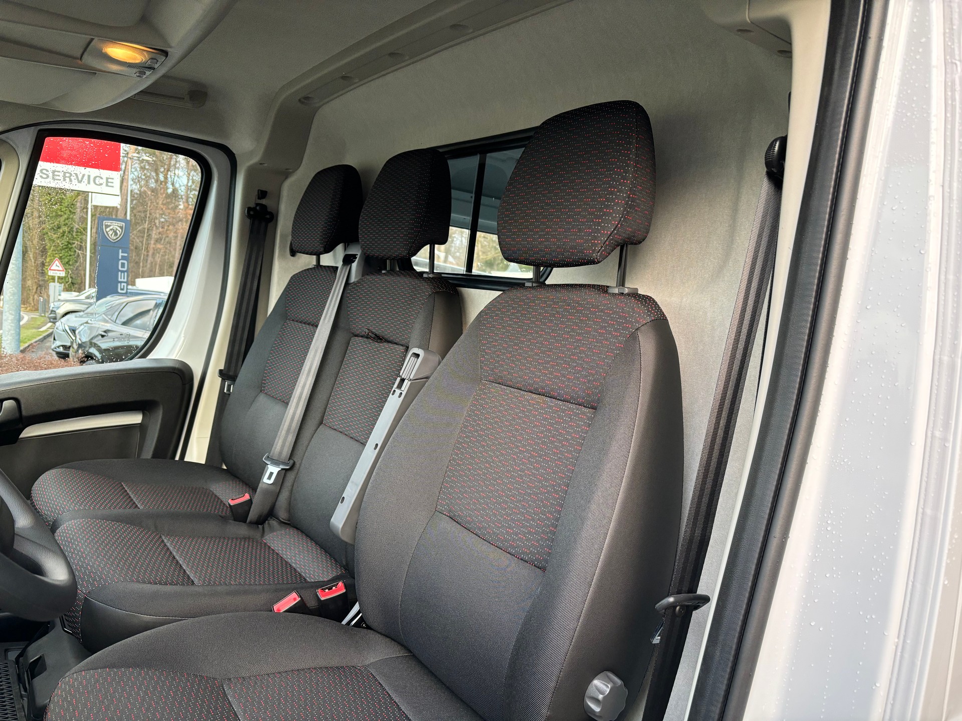 PEUGEOT Boxer 2.2 HDI 335 L2H2-image-9