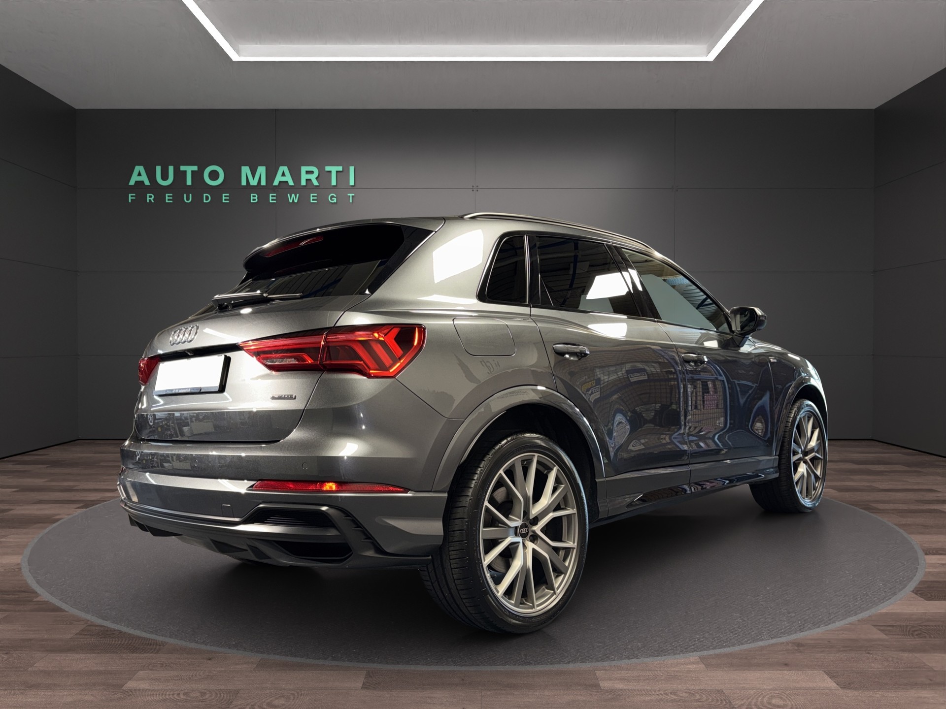 AUDI Q3 2.0 45 TFSI S line quattro S-Tronic-showroom-element-3
