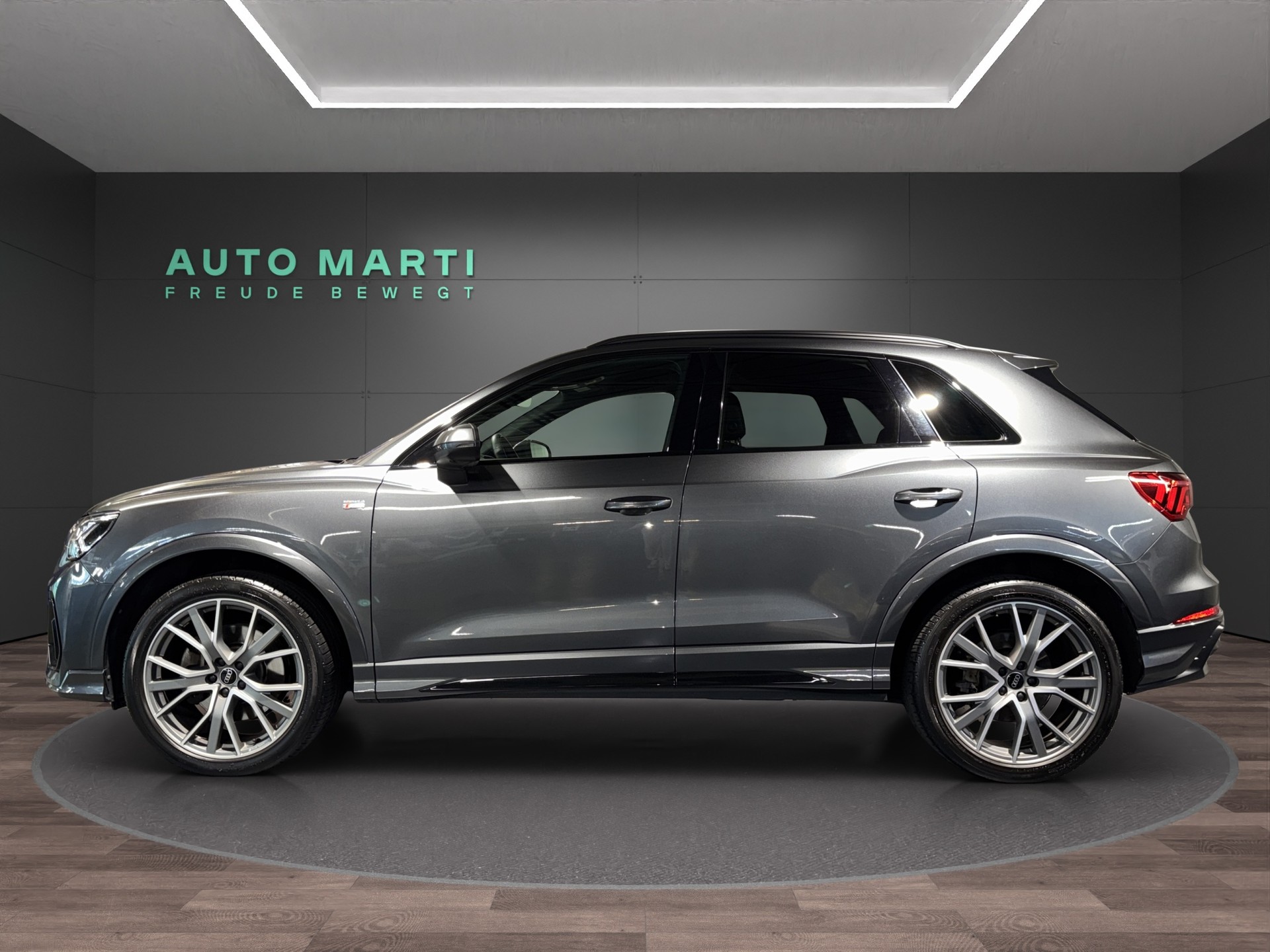 AUDI Q3 2.0 45 TFSI S line quattro S-Tronic-showroom-element-1
