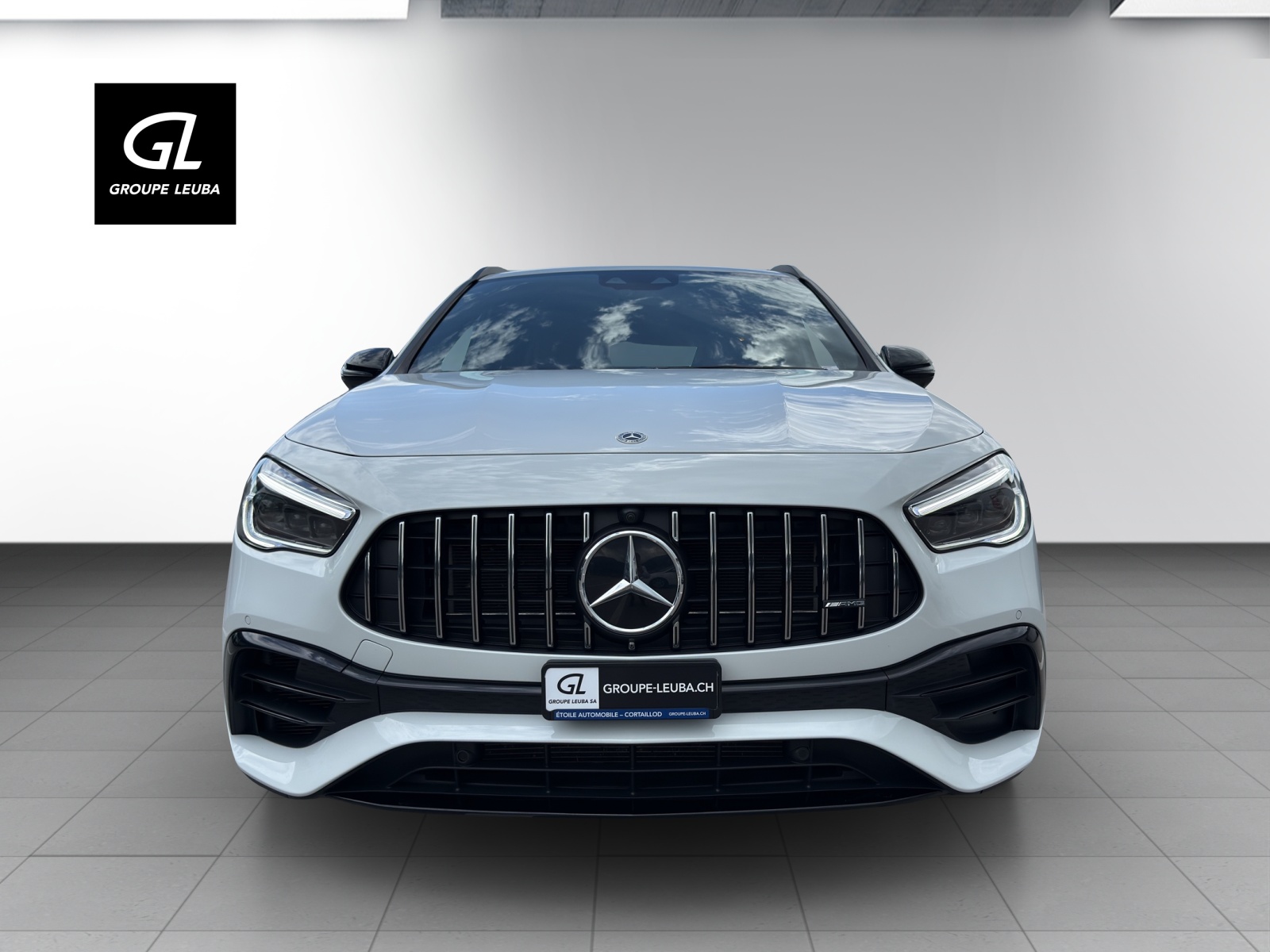 MERCEDES-BENZ GLA 45 S AMG 4Matic+-showroom-element-2