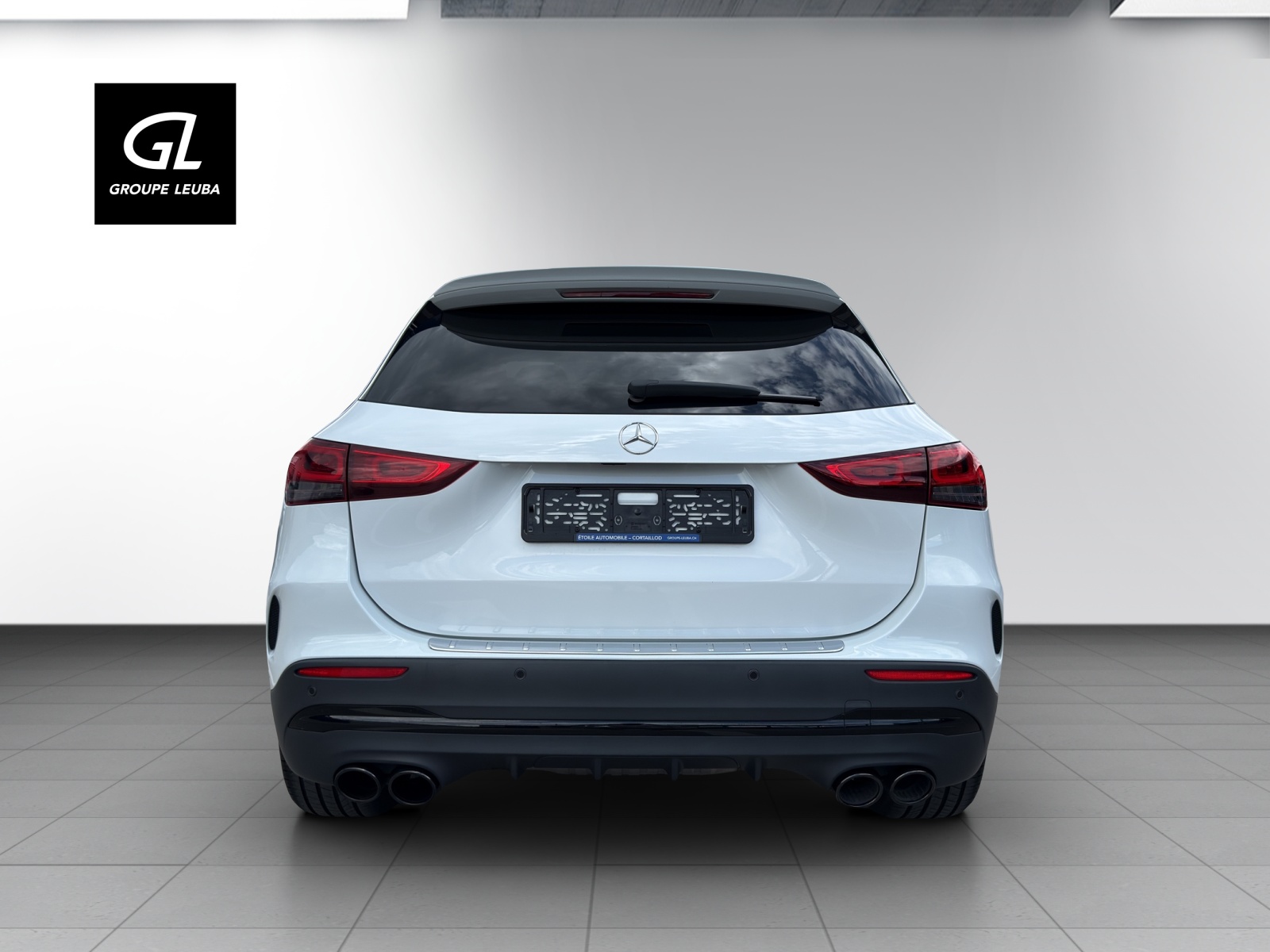 MERCEDES-BENZ GLA 45 S AMG 4Matic+-showroom-element-3