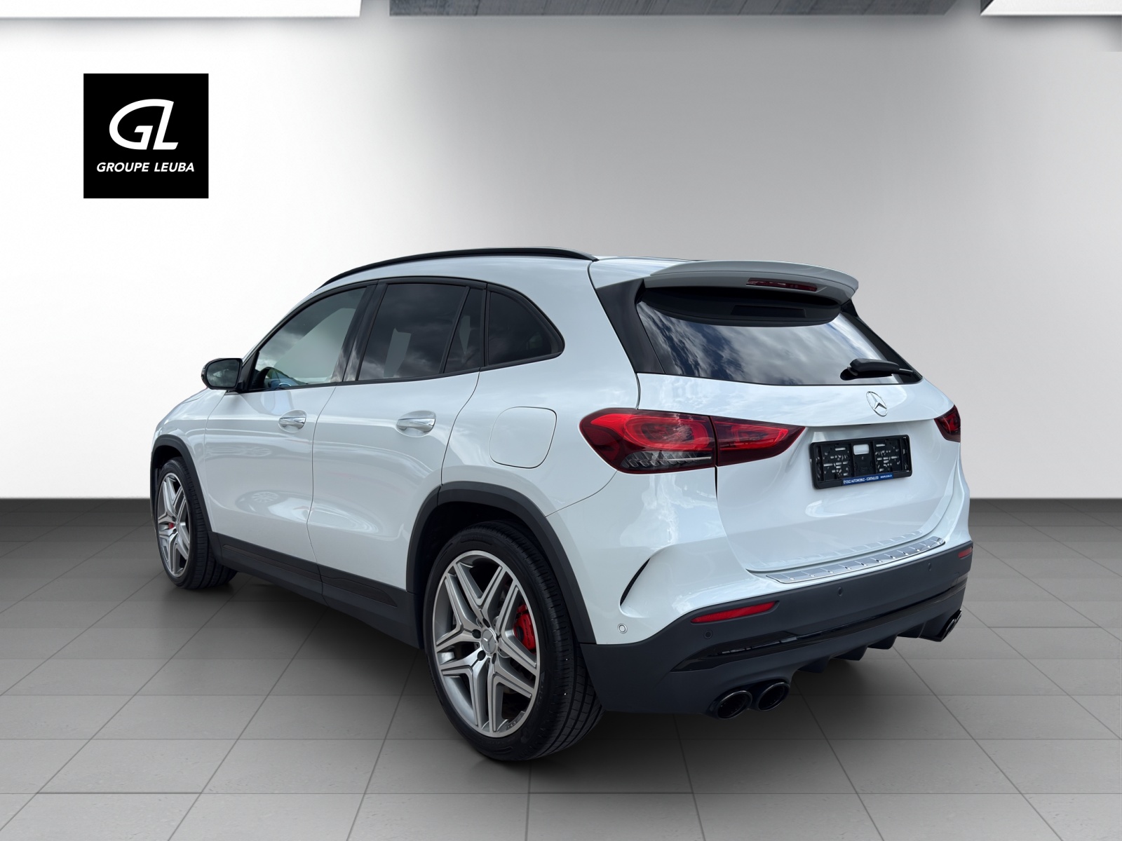 MERCEDES-BENZ GLA 45 S AMG 4Matic+-showroom-element-1