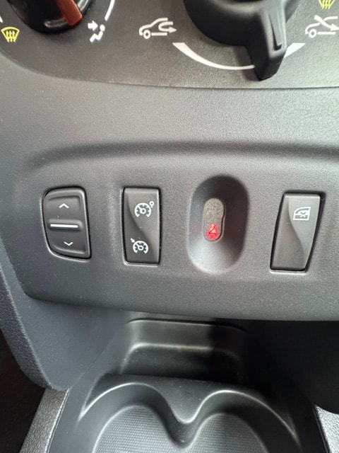 DACIA Sandero Tce 90 Stepway Unlimited Automatic-image-17