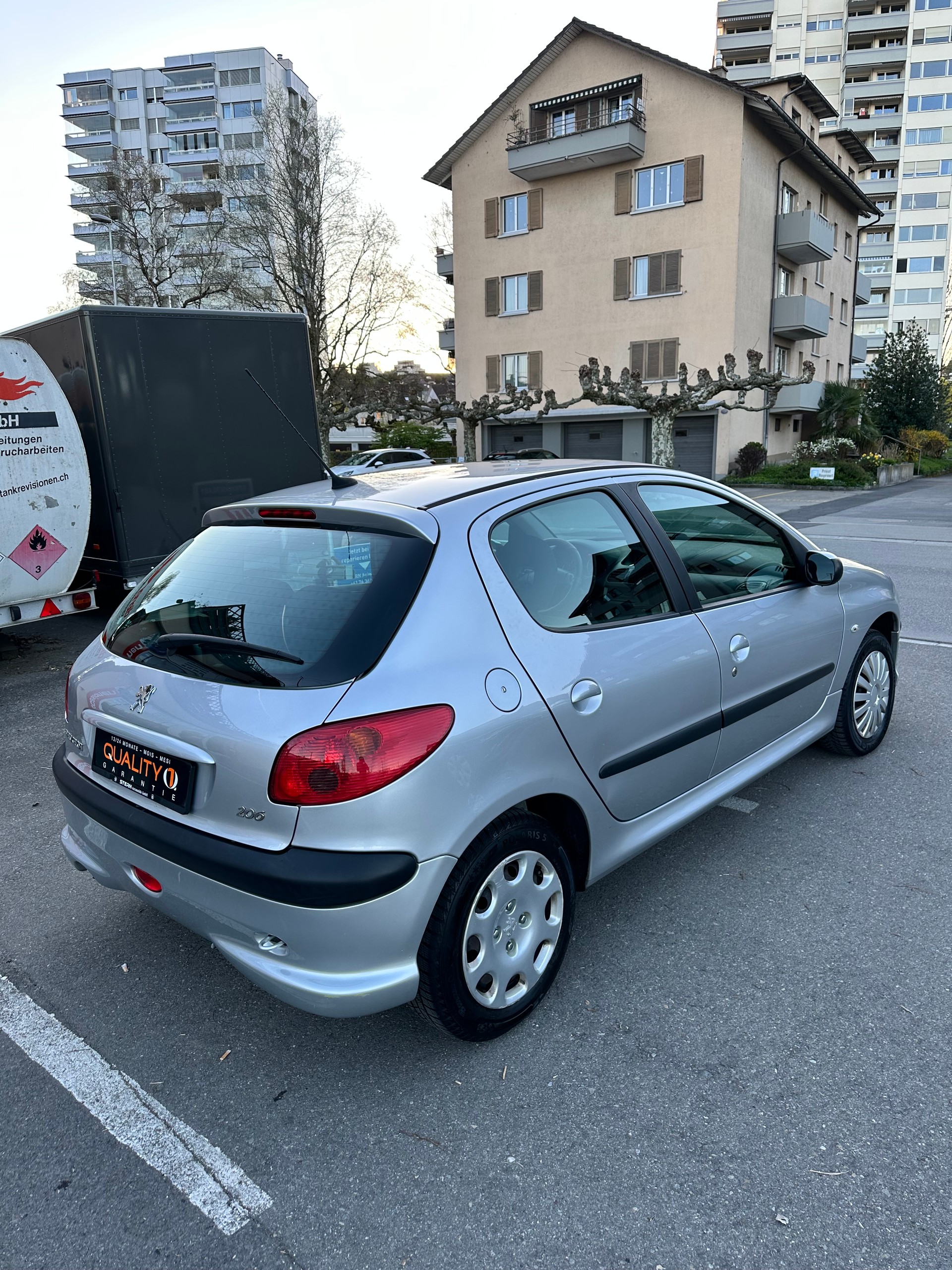 PEUGEOT 206 1.6 16V (XT) Premium-image-4