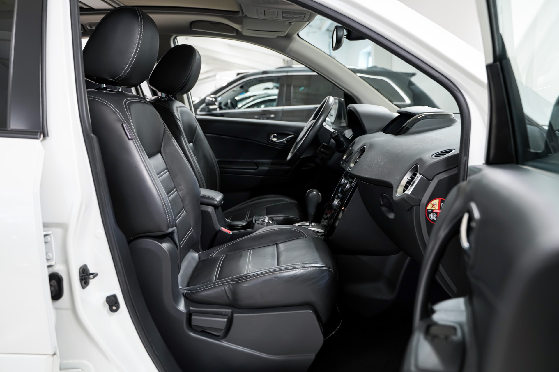 RENAULT Koleos 2.0 dCi Dynamique 4x4 Automatic-image-12