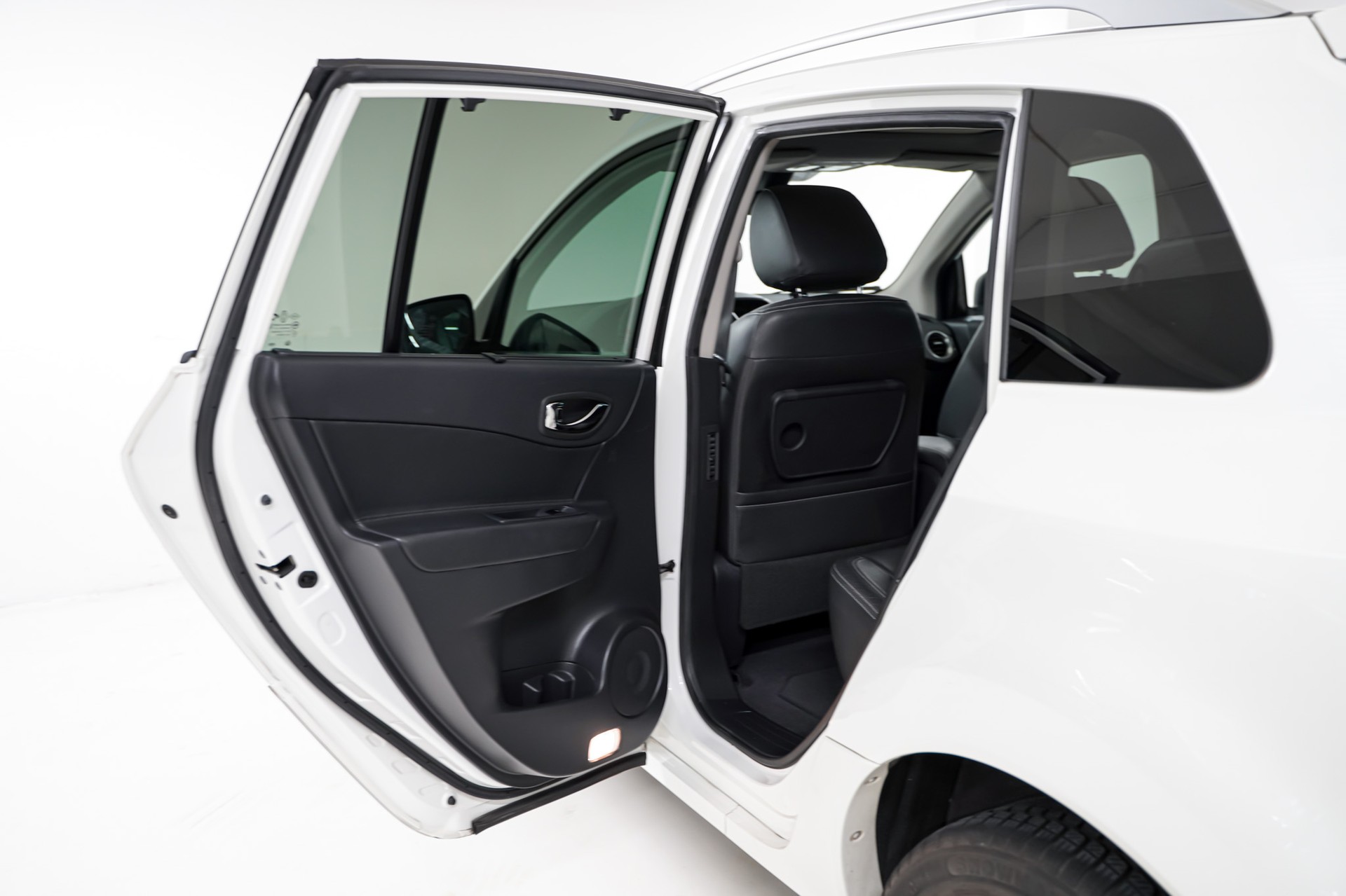 RENAULT Koleos 2.0 dCi Dynamique 4x4 Automatic-image-9