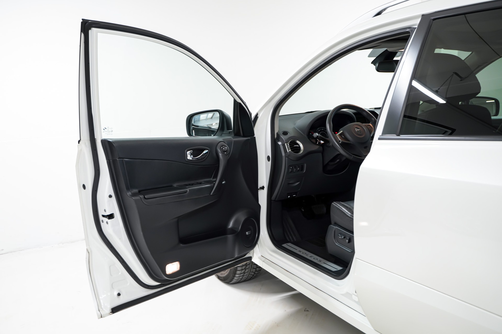 RENAULT Koleos 2.0 dCi Dynamique 4x4 Automatic-image-6
