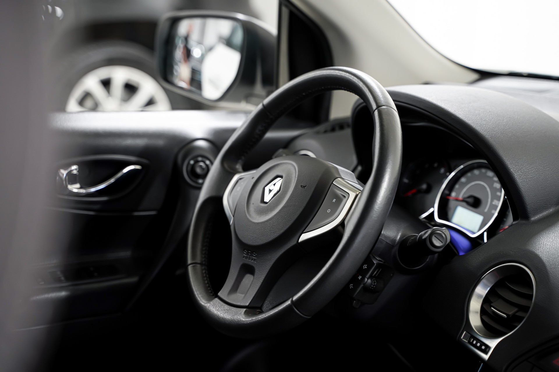 RENAULT Koleos 2.0 dCi Dynamique 4x4 Automatic-image-16