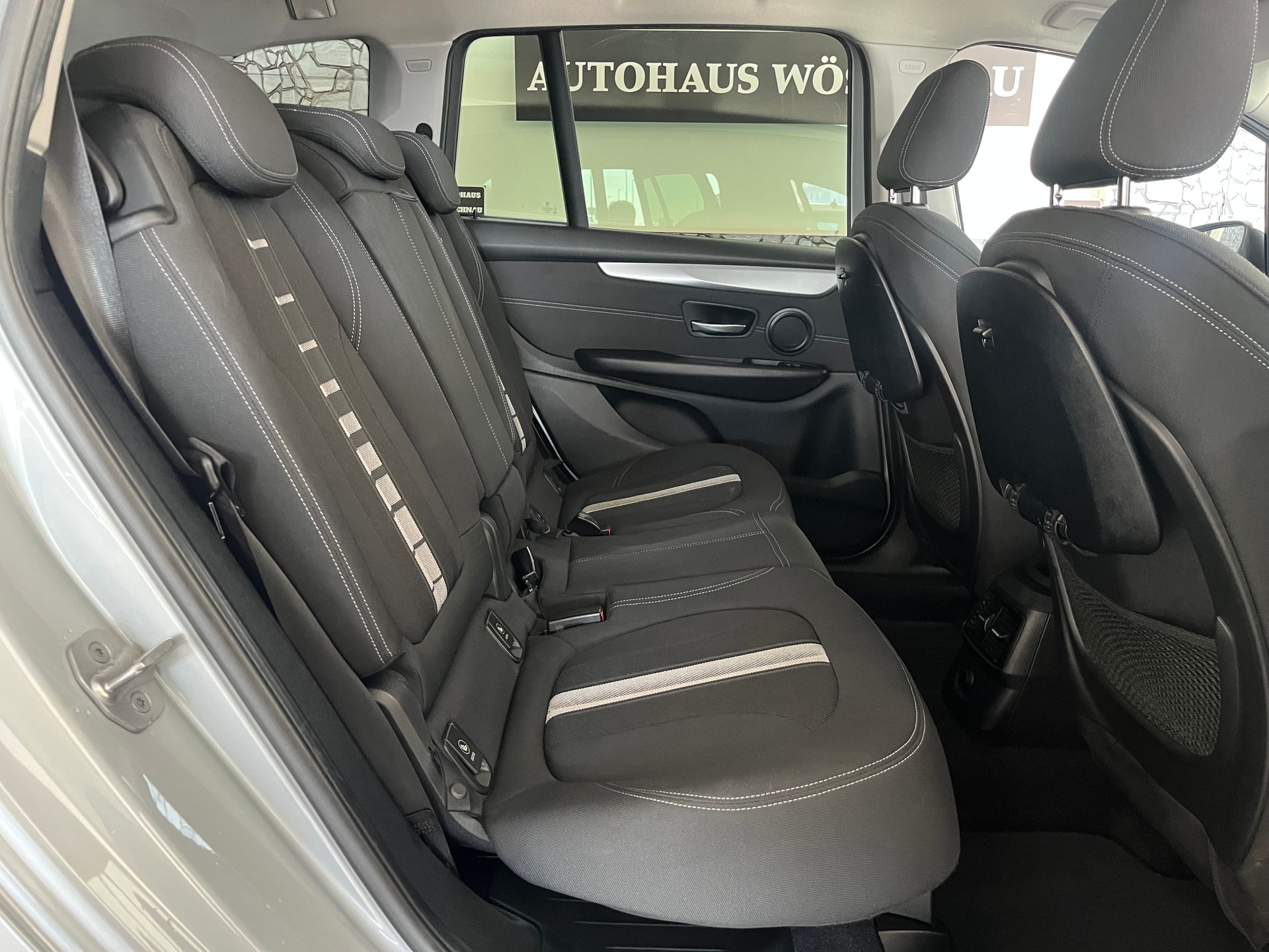 BMW 218d Gran Tourer Steptronic-image-7