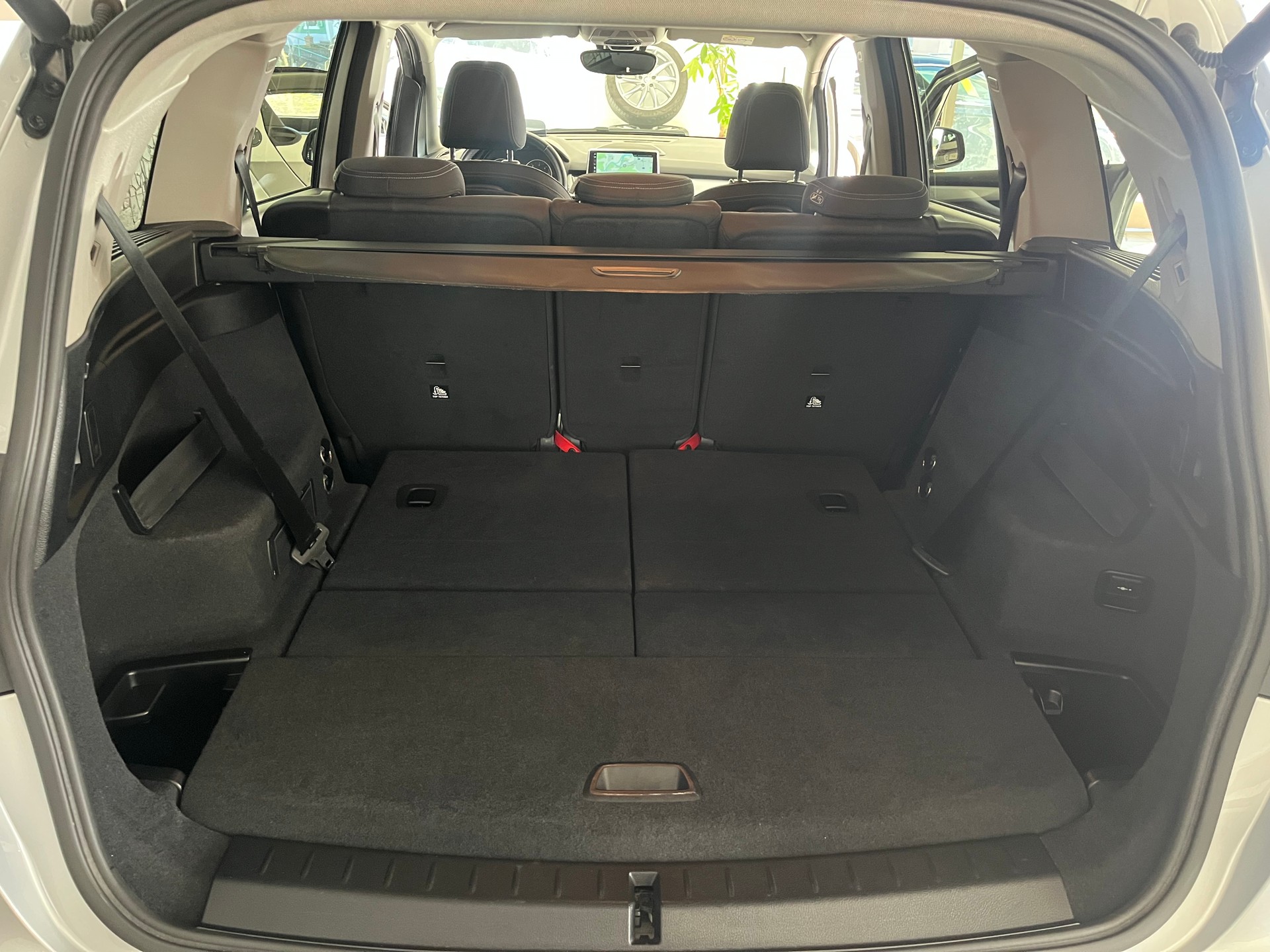 BMW 218d Gran Tourer Steptronic-image-15