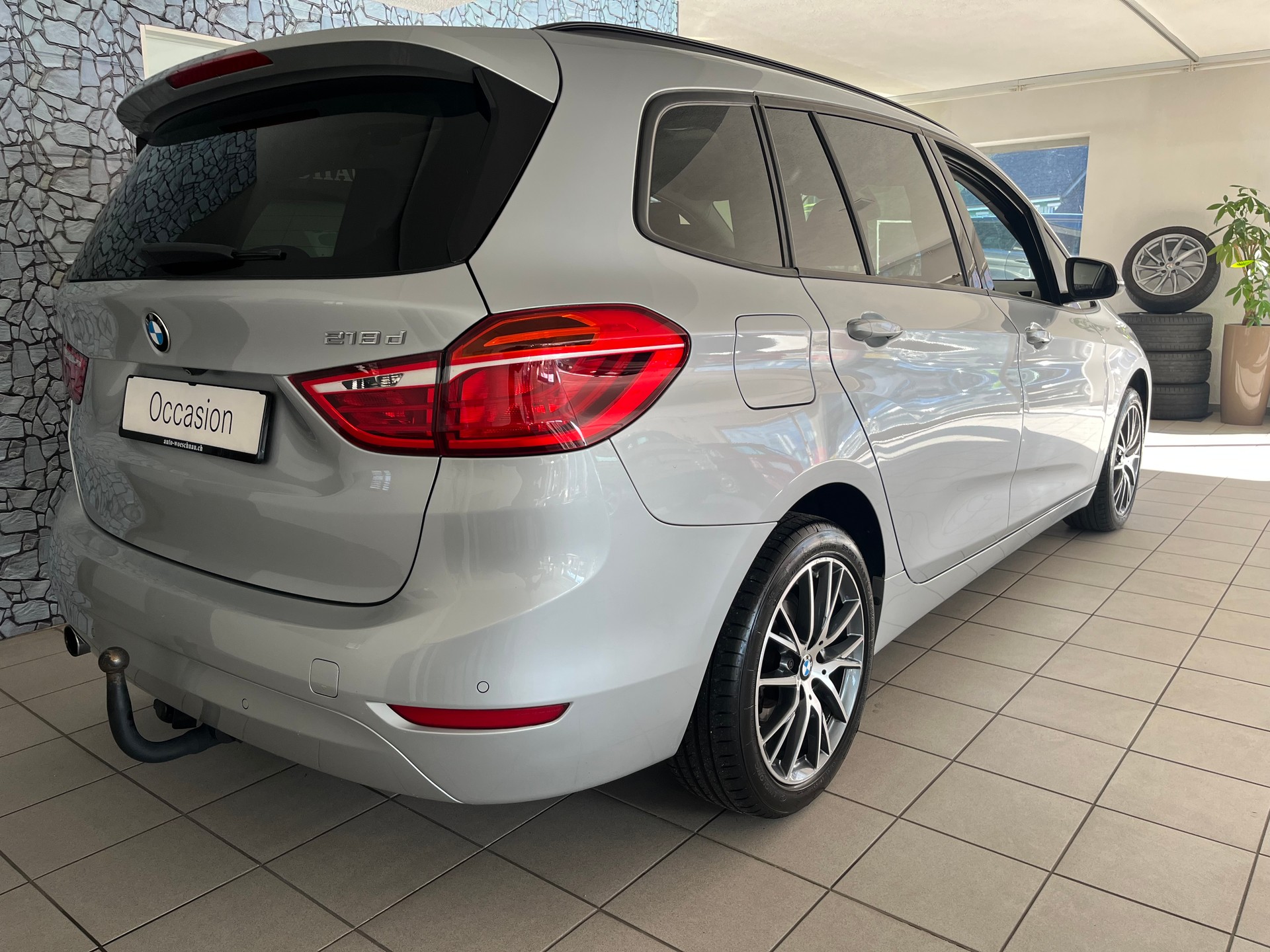 BMW 218d Gran Tourer Steptronic-image-2