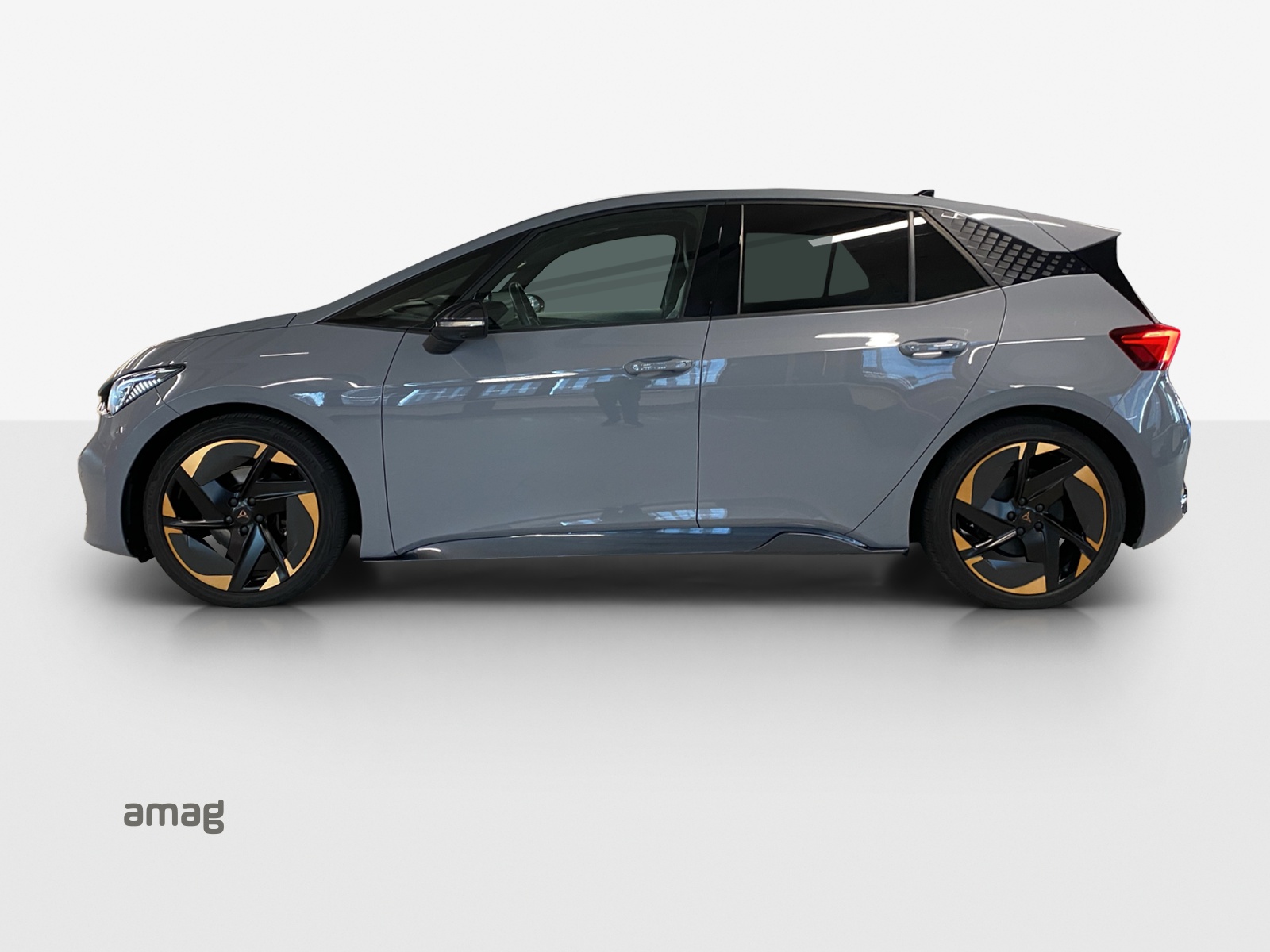 CUPRA Born 58 kWh-showroom-element-2