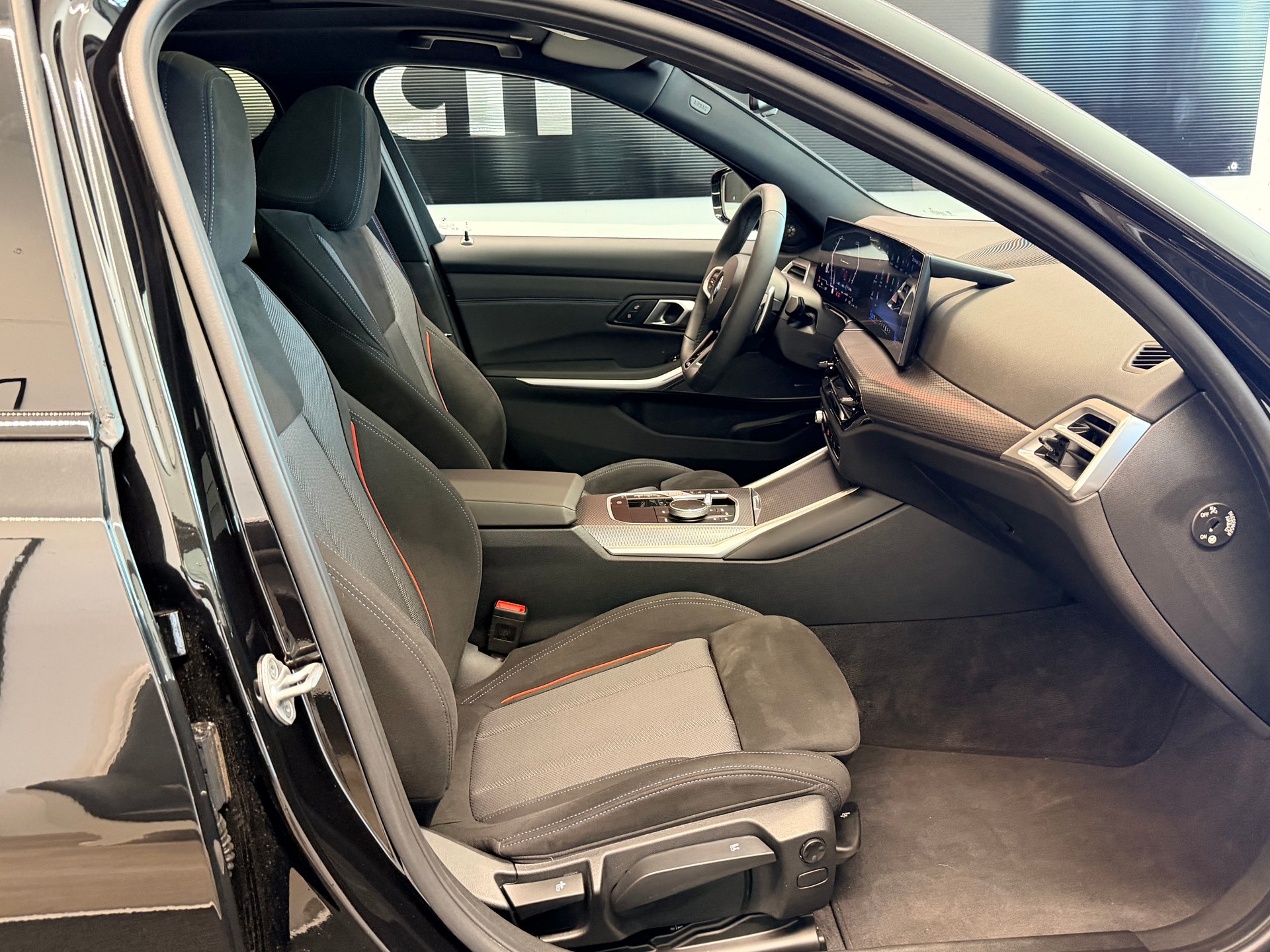 BMW 330i Touring xDrive Steptronic M Sport Pro-image-22