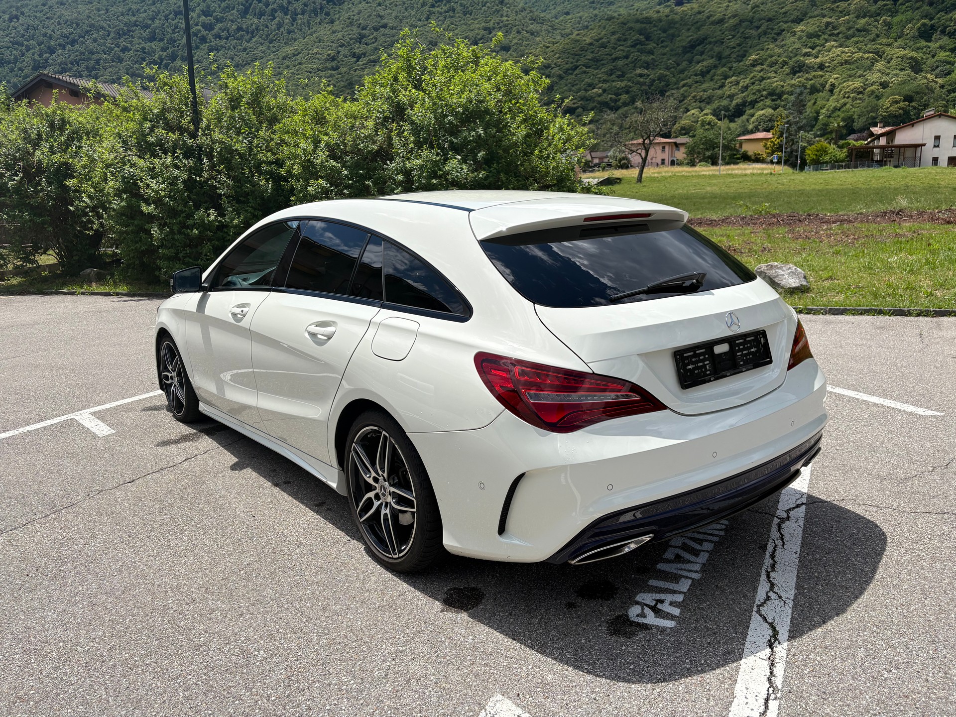 MERCEDES-BENZ CLA Shooting Brake 200 CDI AMG Line 4Matic 7G-DCT-image-5