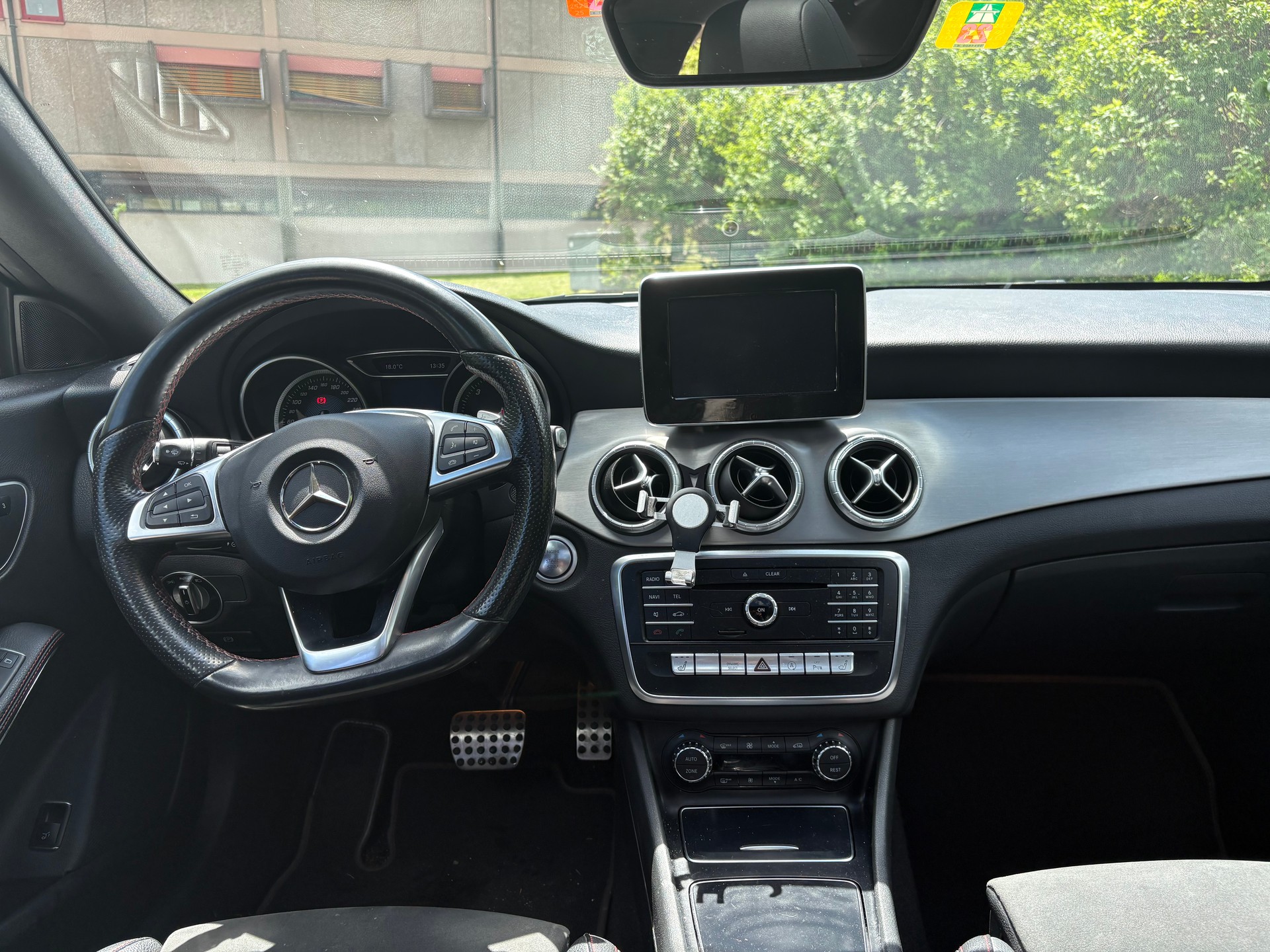 MERCEDES-BENZ CLA Shooting Brake 200 CDI AMG Line 4Matic 7G-DCT-image-12