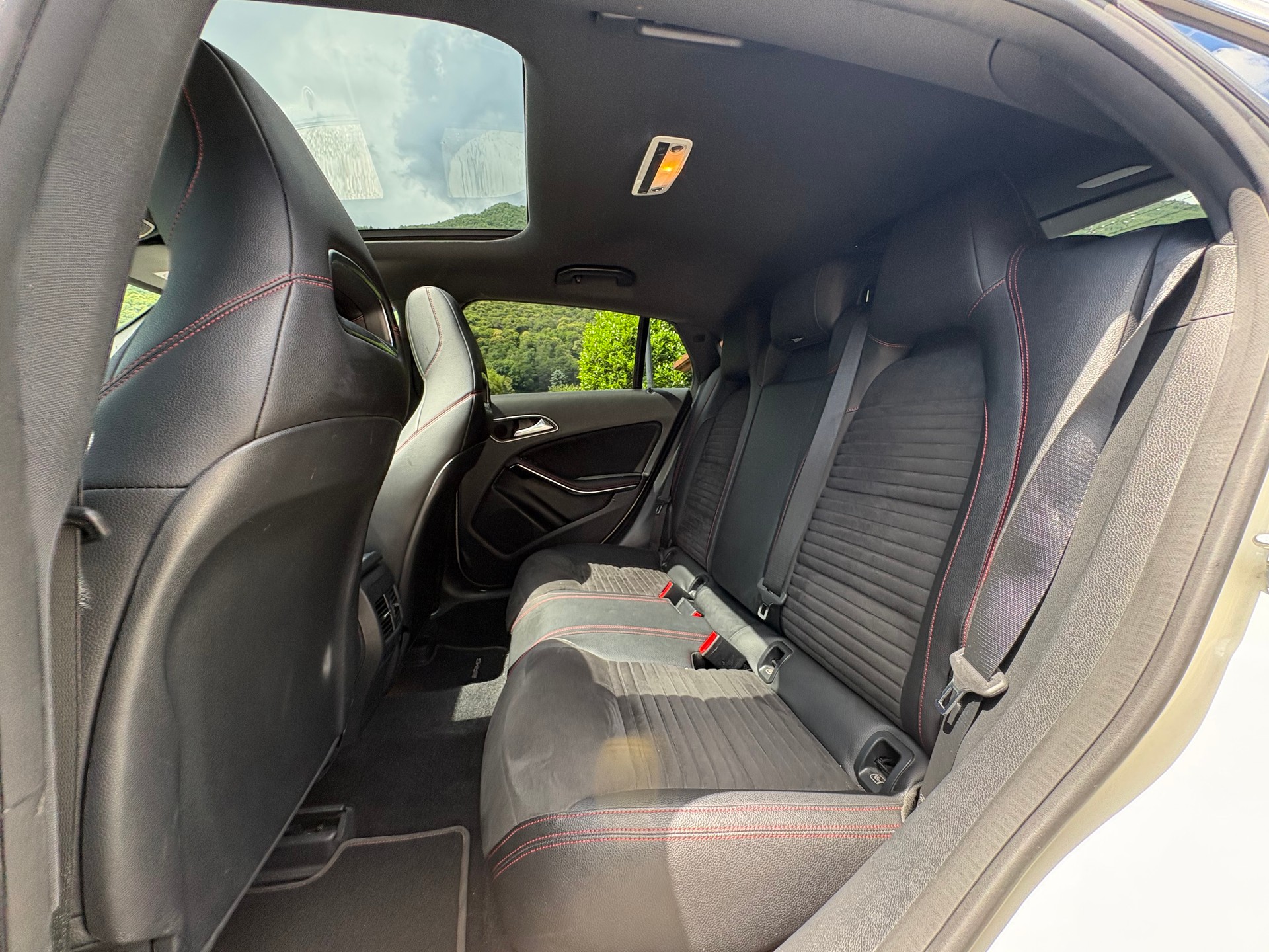 MERCEDES-BENZ CLA Shooting Brake 200 CDI AMG Line 4Matic 7G-DCT-image-9