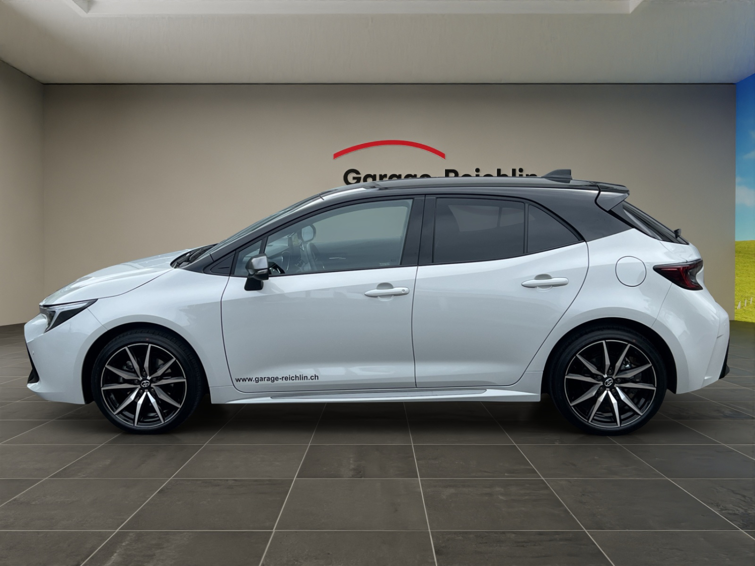 TOYOTA Corolla 2.0 HSD GR Sport-showroom-element-1