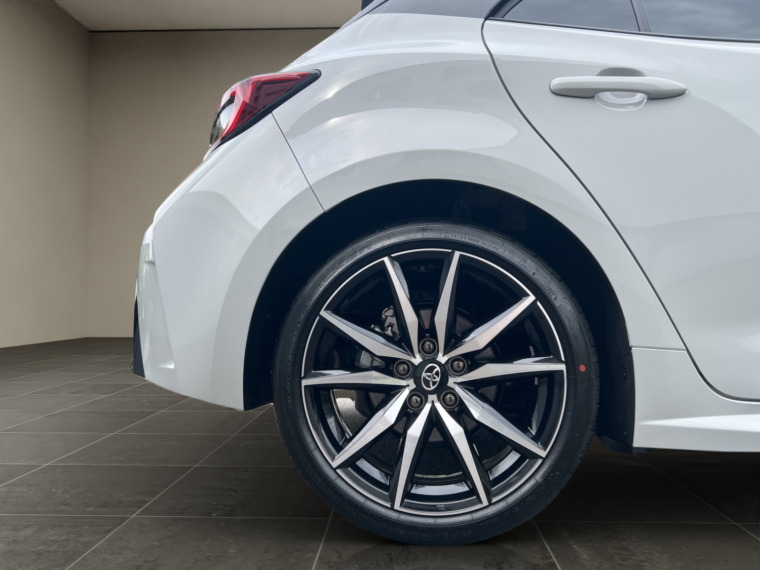 TOYOTA Corolla 2.0 HSD GR Sport-image-26
