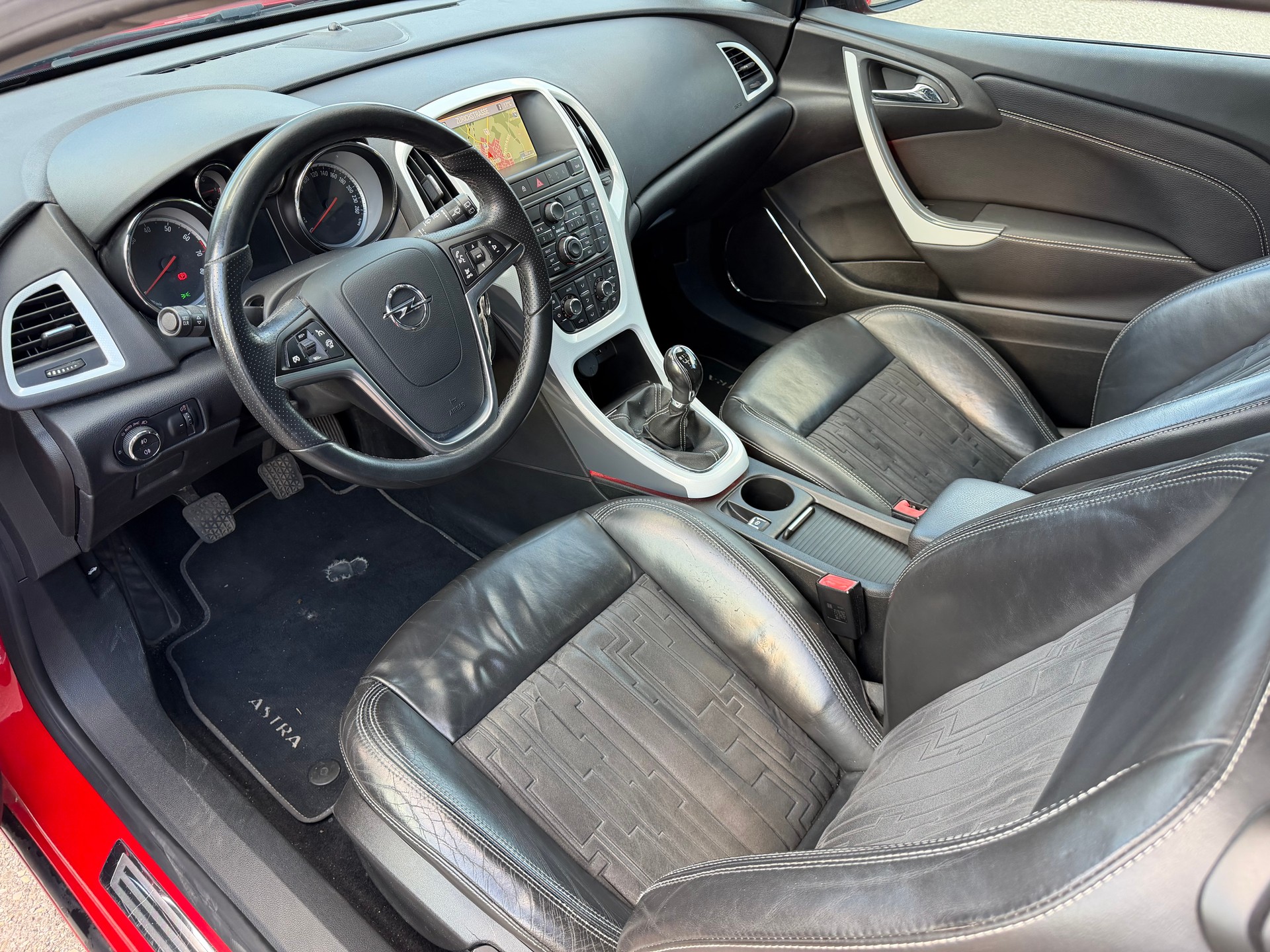 OPEL Astra GTC 1.6i 16V Sport-image-8